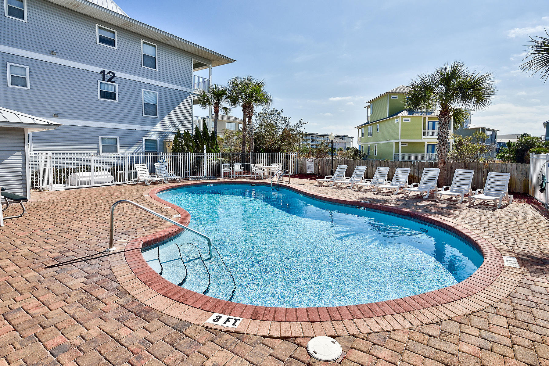 BEACHSIDE VILLAS CONDO - Residential