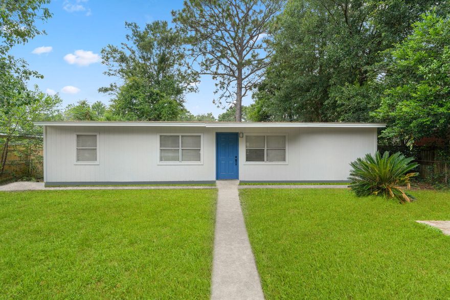 The perfect, newly-renovated starter home! Located within a mile of the newly built Publix shopping center, this up and coming neighborhood is the place to be. The 4bed/2 bath home features a 2022 roof, new siding, new water heater, HVAC, and more! Interior includes new LVP flooring and fresh paint throughout! Enjoy cooking meals in your 2023 updated kitchen with modern cabinetry and stainless appliances. Not a single detail has been overlooked for this turn-key, move in ready beauty. This home is just a short commute to downtown Milton, shopping, Blackwater River, and Whiting Air Field. Call Today!