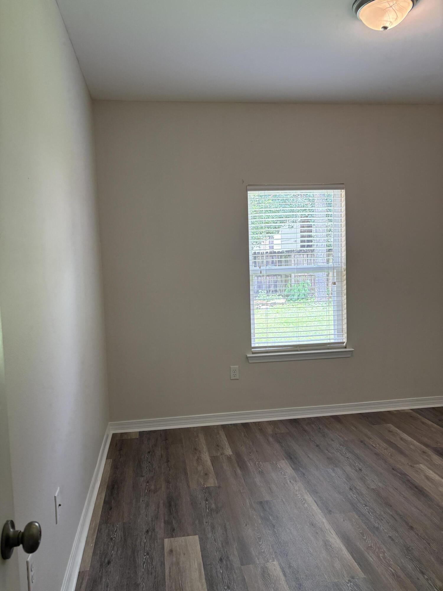 HERITAGE MANOR - Residential Lease