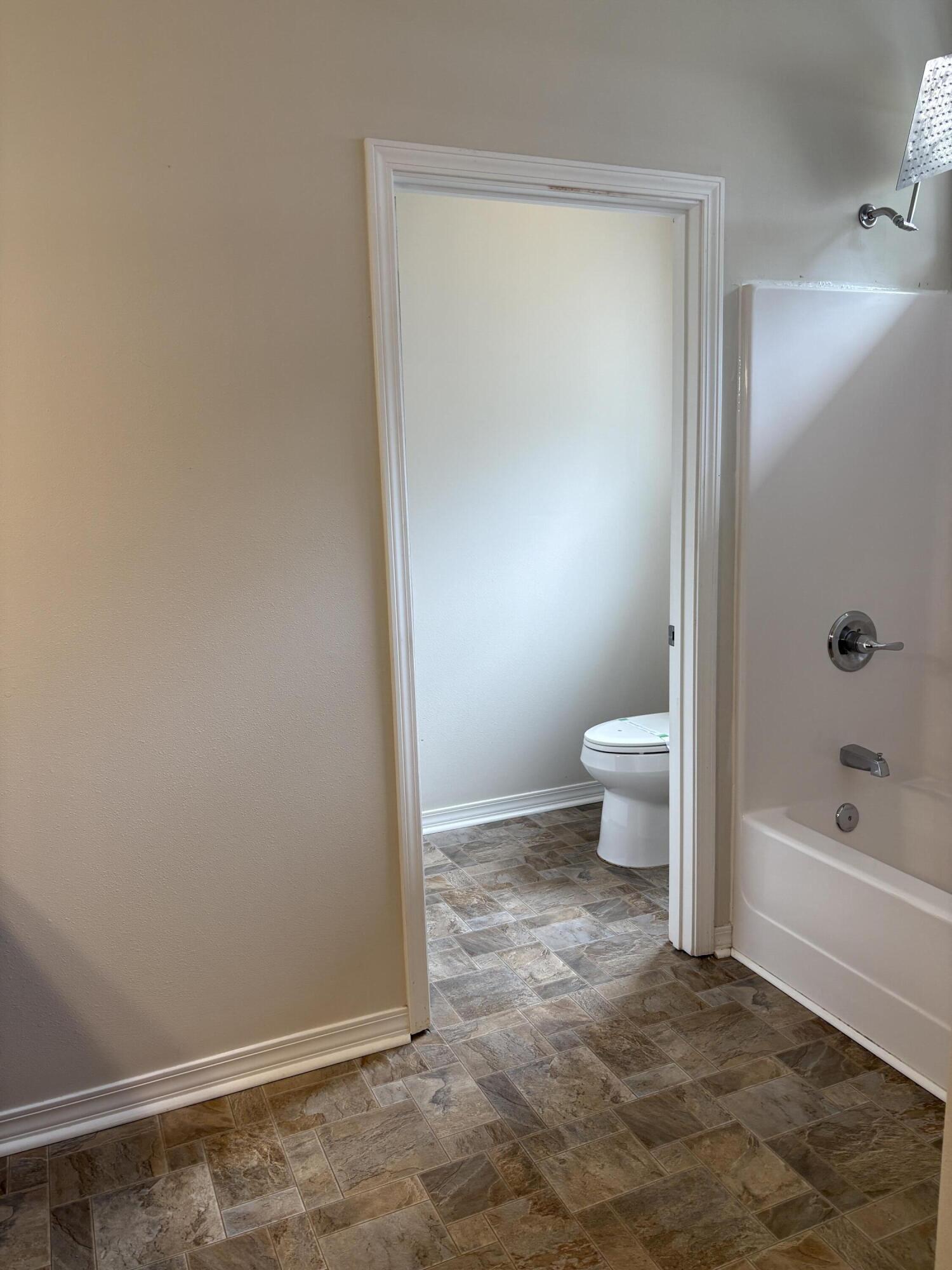 HERITAGE MANOR - Residential Lease