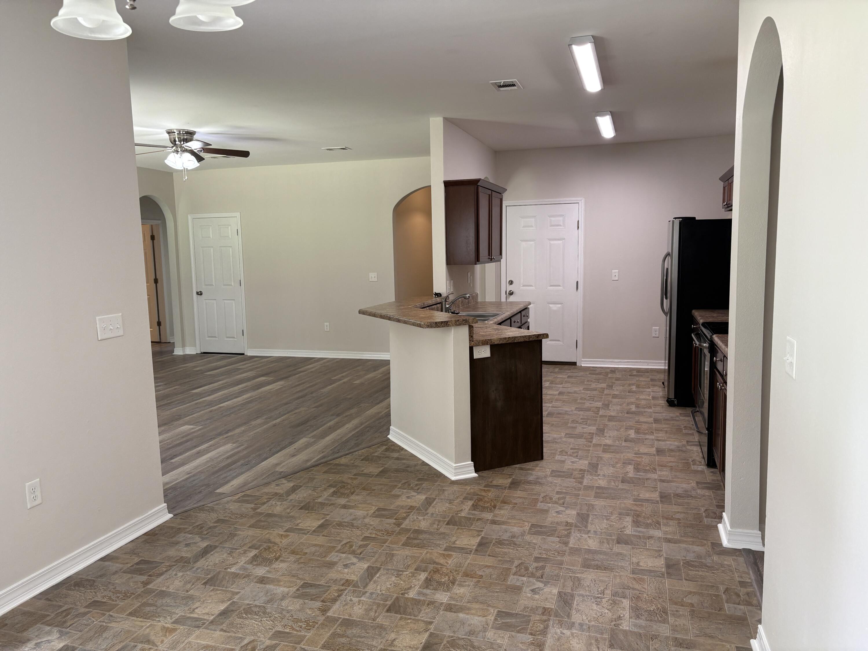 HERITAGE MANOR - Residential Lease