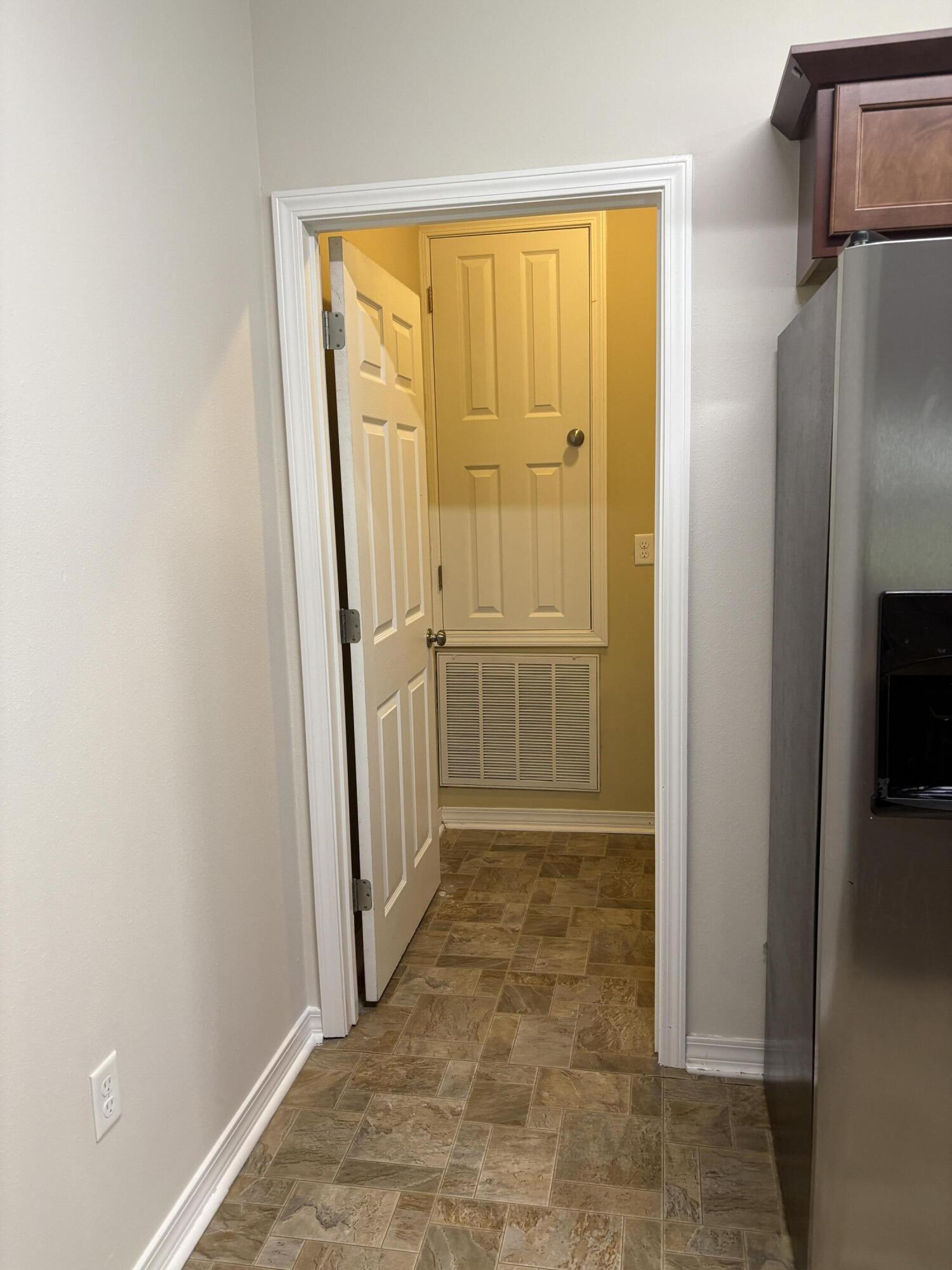 HERITAGE MANOR - Residential Lease