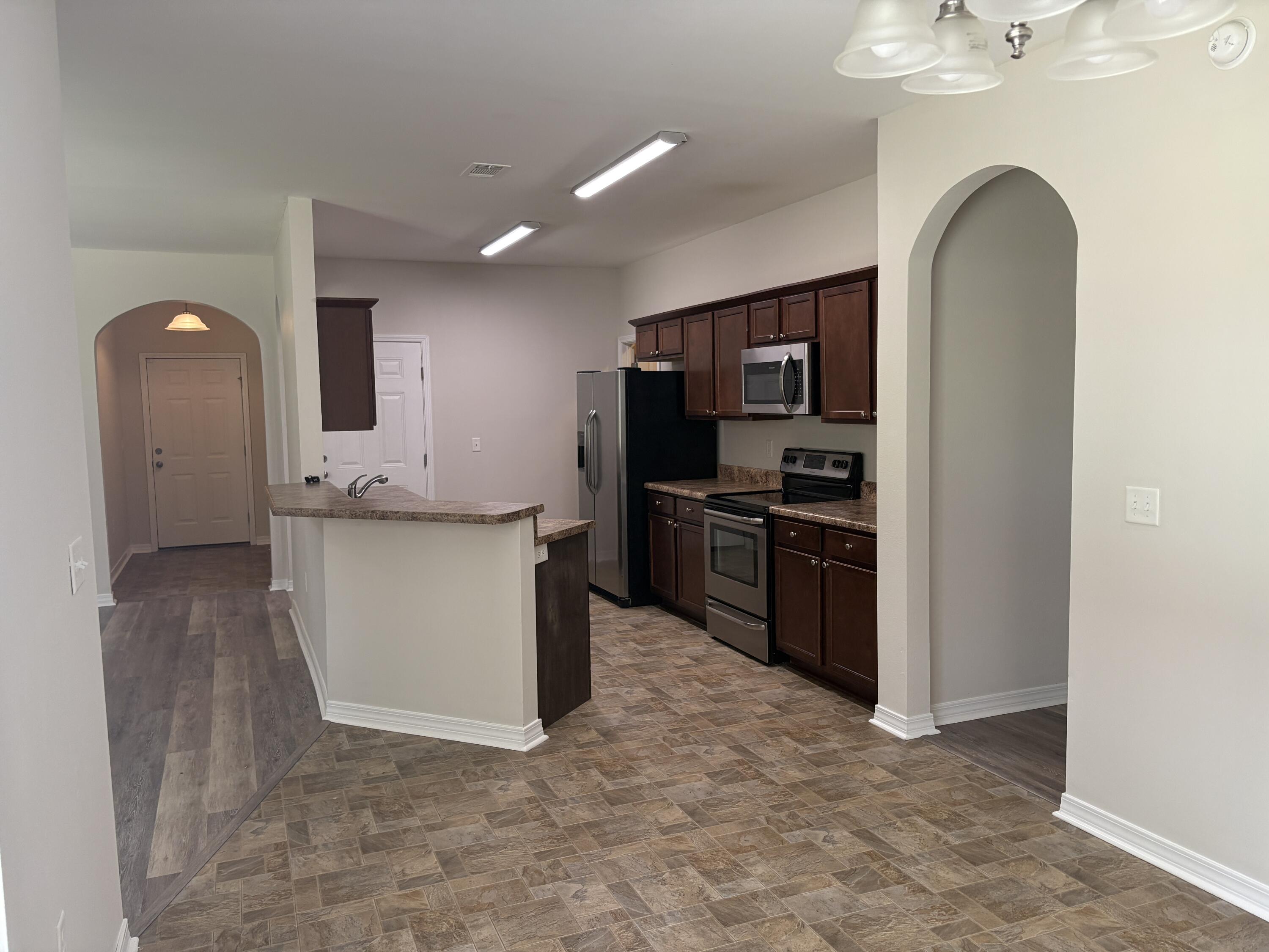 HERITAGE MANOR - Residential Lease