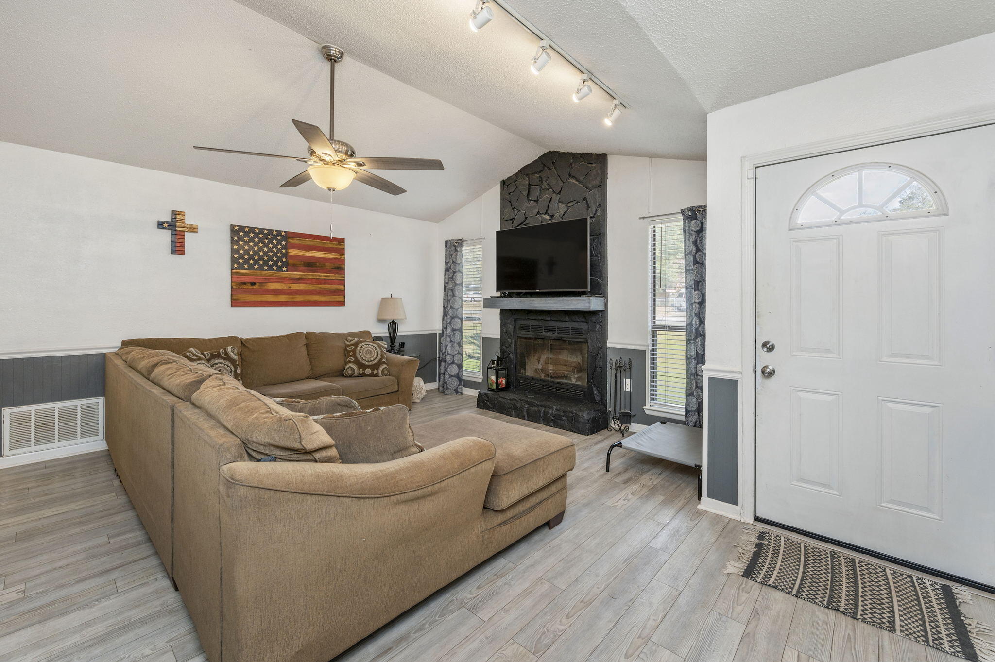 COUNTRY OAKS ESTATES PH 2 - Residential