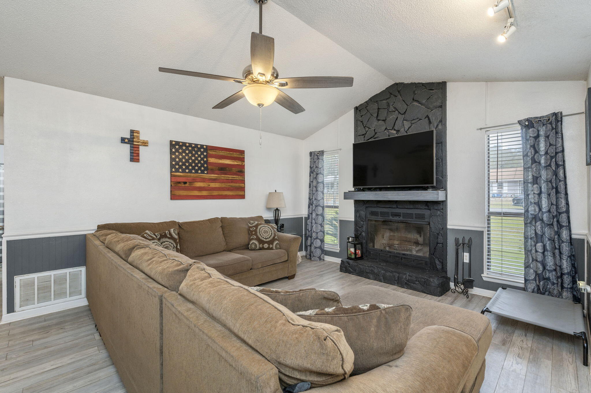 COUNTRY OAKS ESTATES PH 2 - Residential