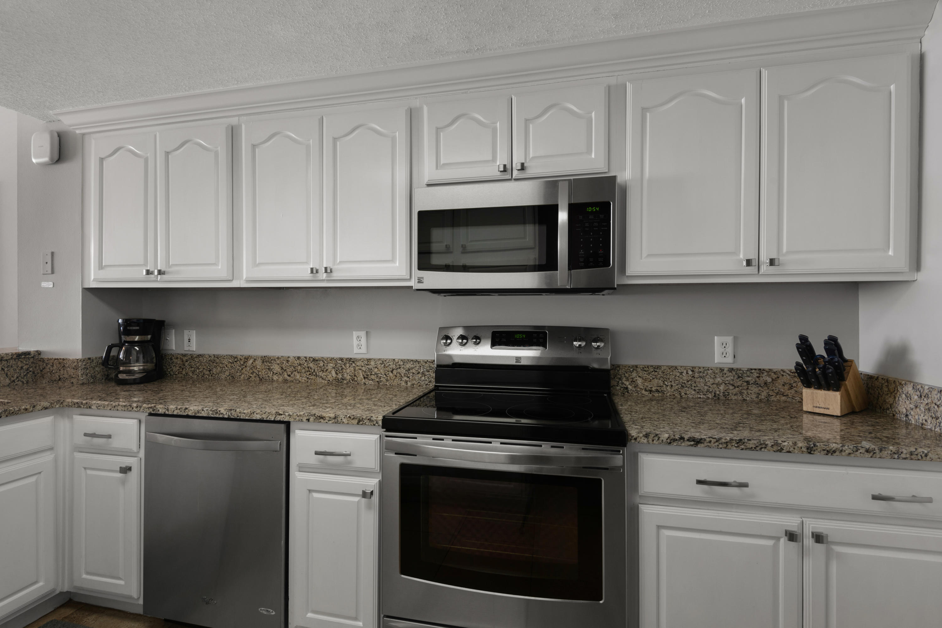 JADE EAST TOWERS CONDO - Residential