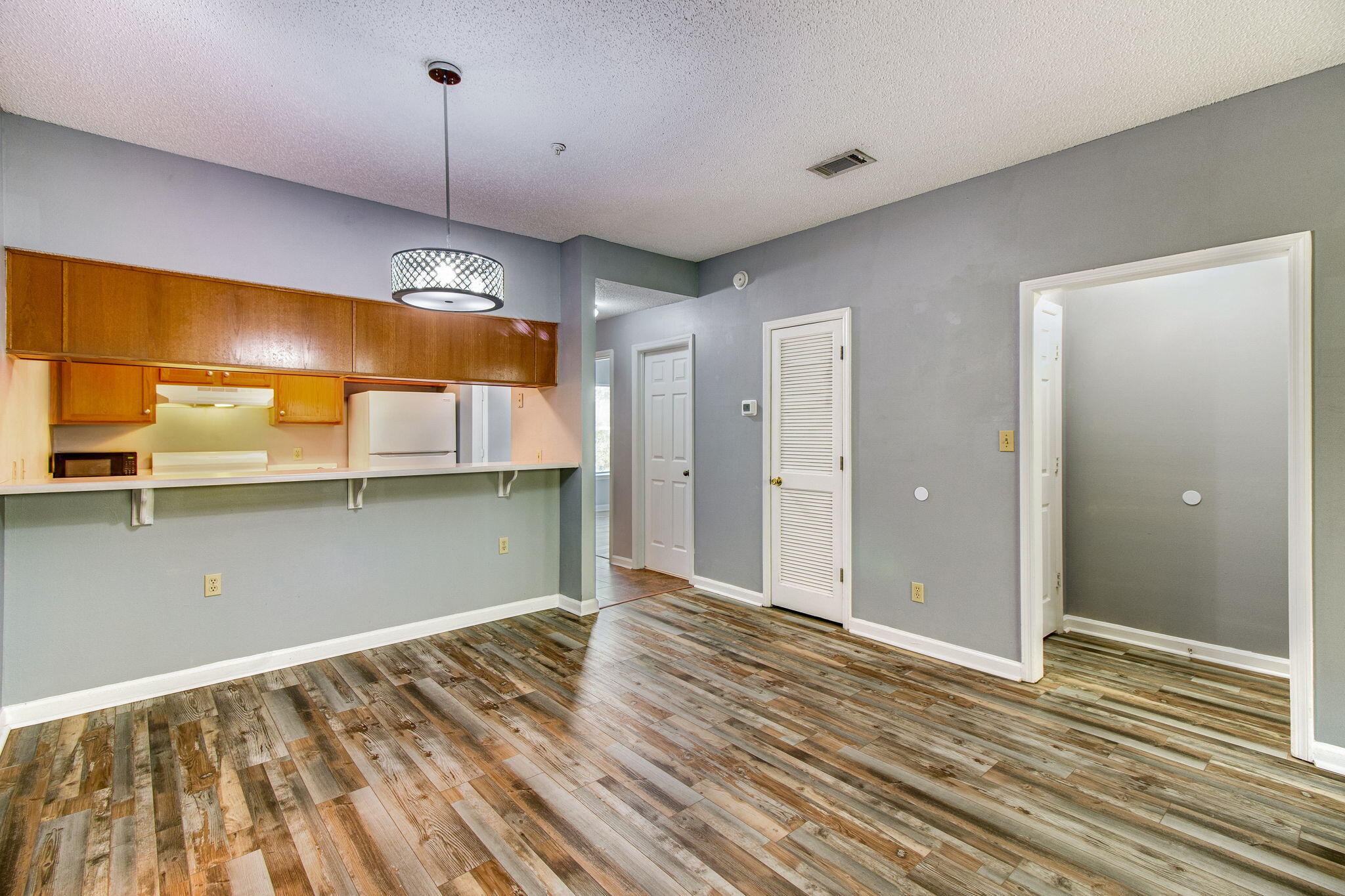 POINTE OF VIEW - Residential Lease