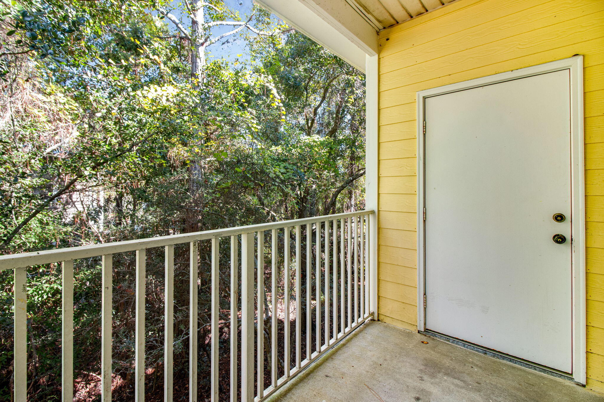 POINTE OF VIEW - Residential Lease