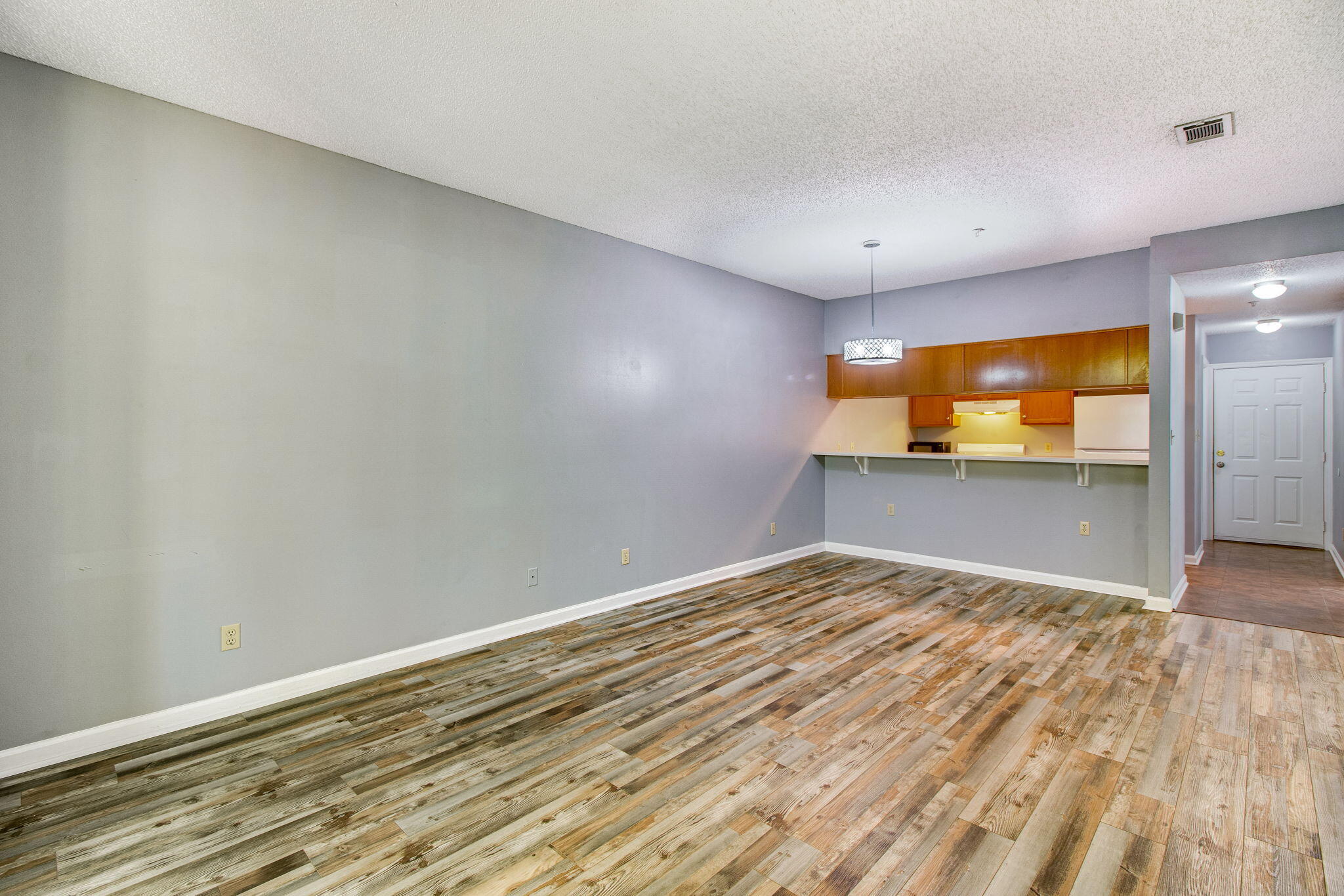 POINTE OF VIEW - Residential Lease