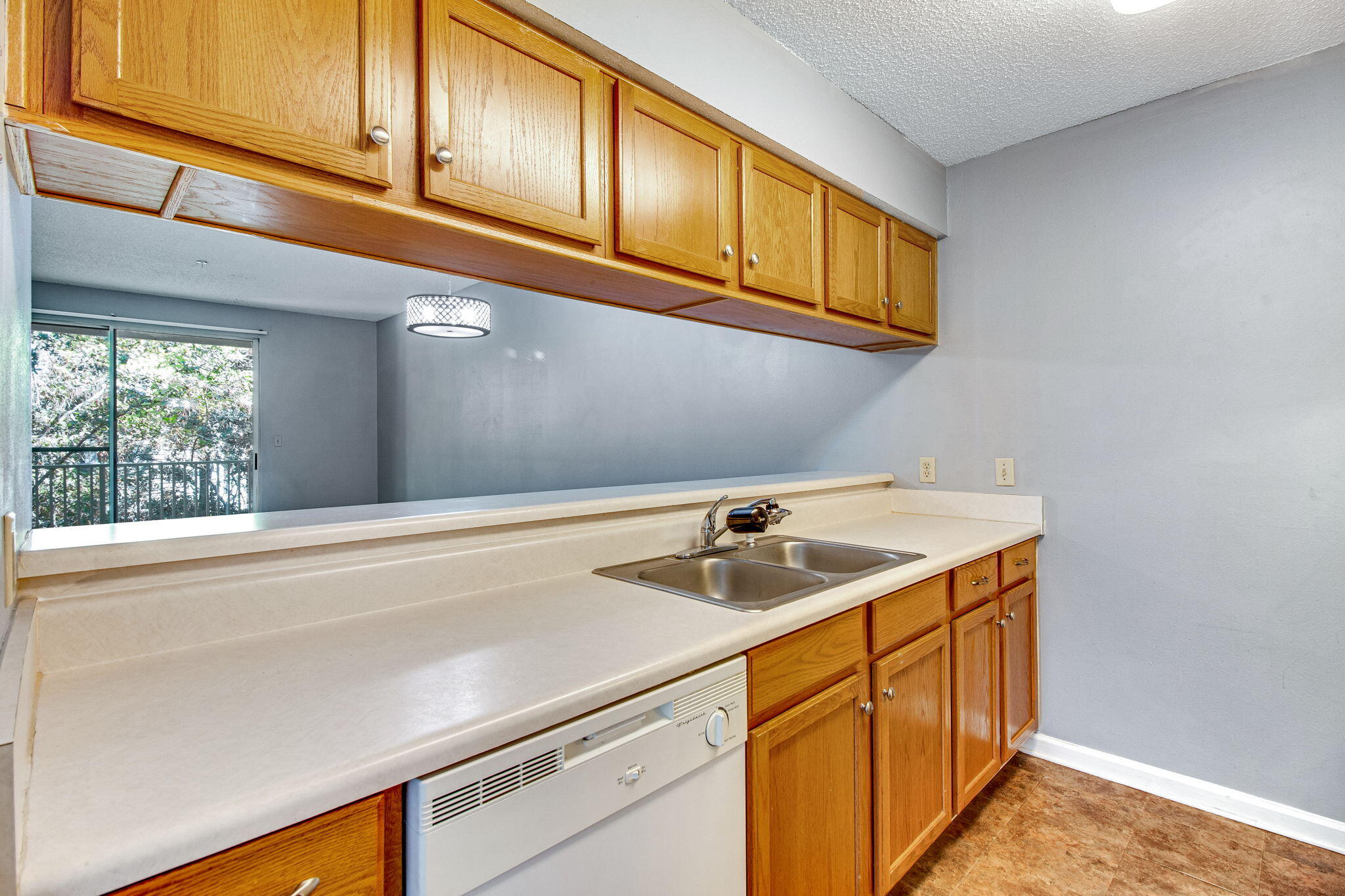 POINTE OF VIEW - Residential Lease