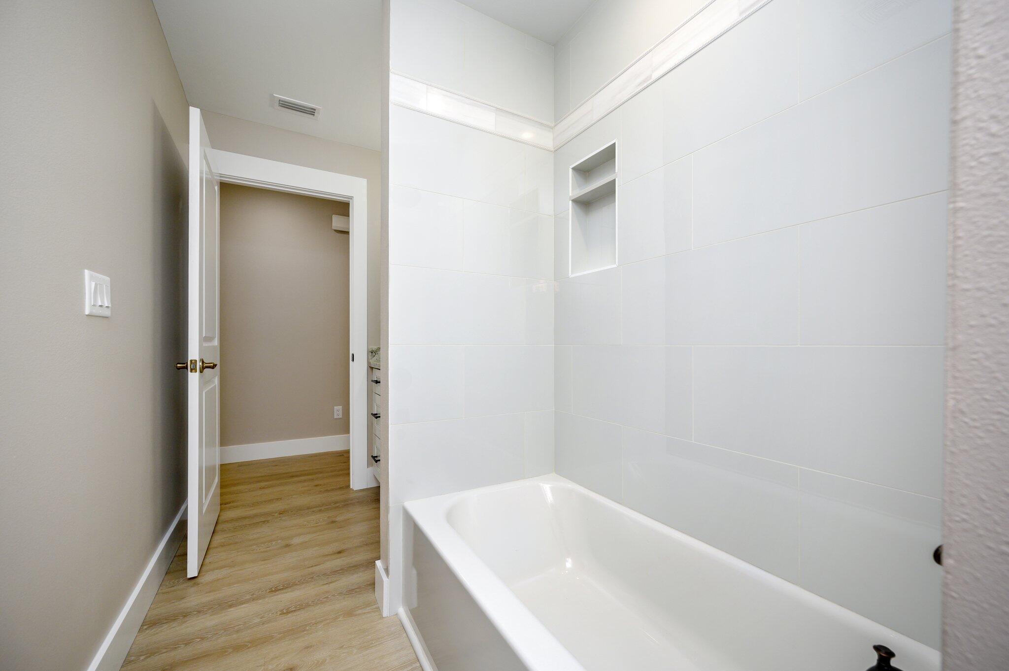 QUIET OAKS S/D - Residential