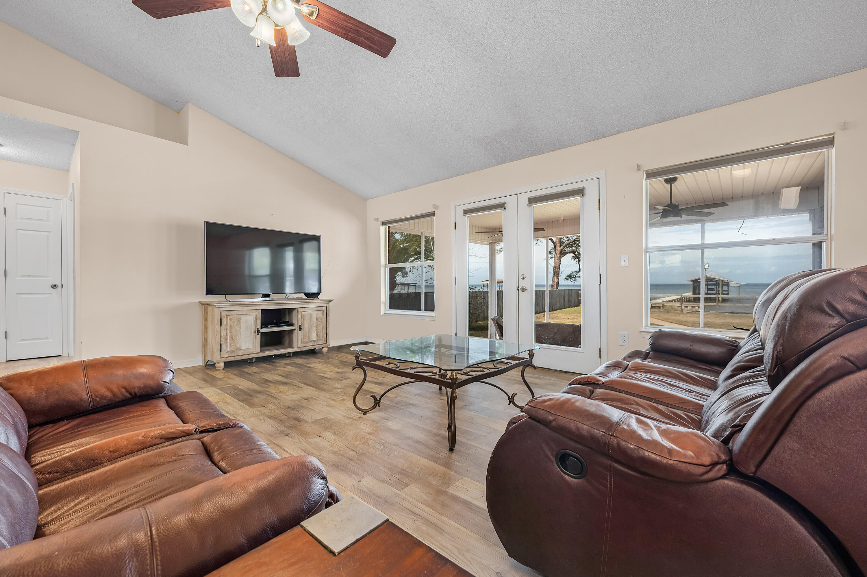 SANDY COVE - Residential