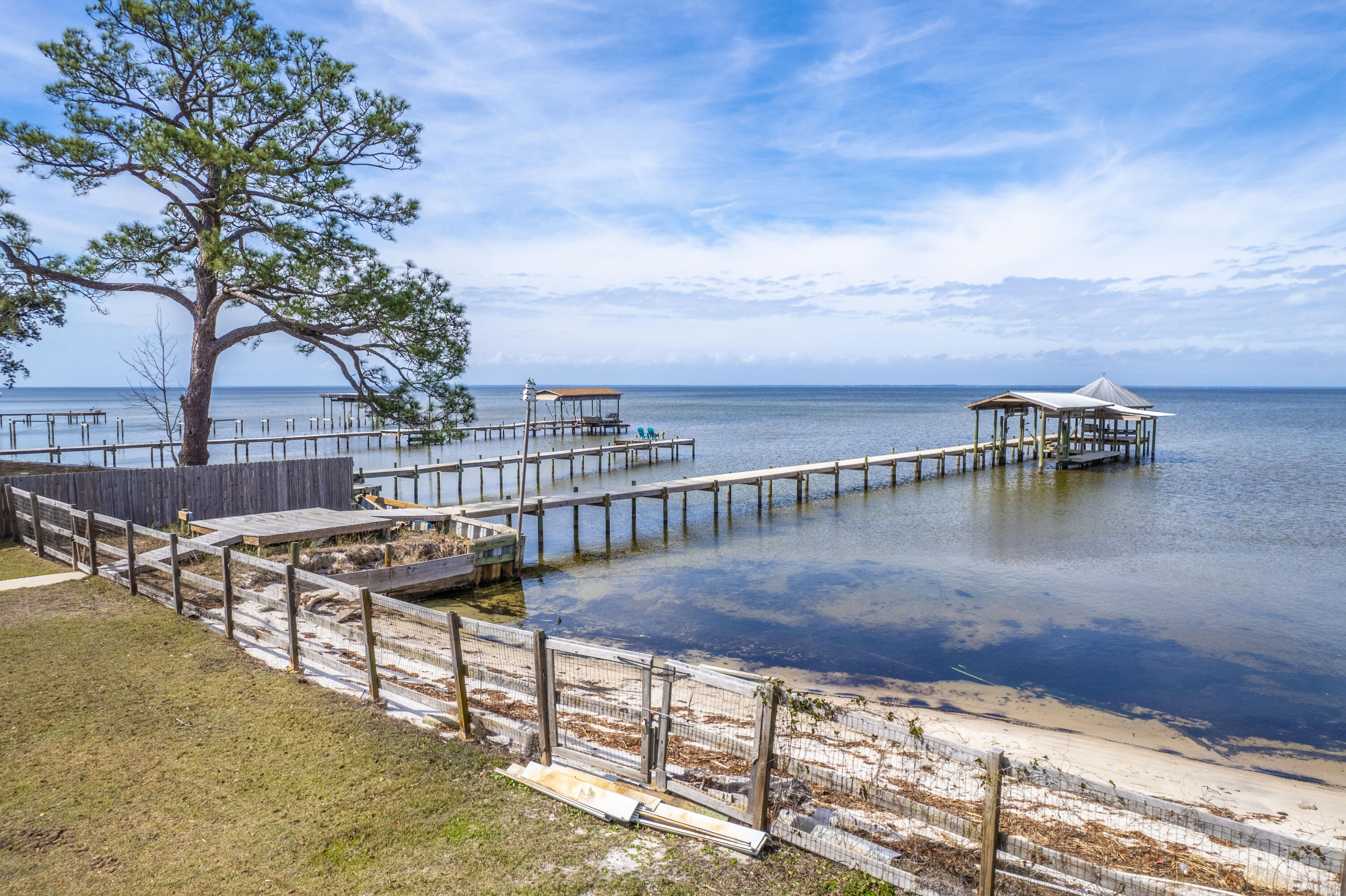 SANDY COVE - Residential