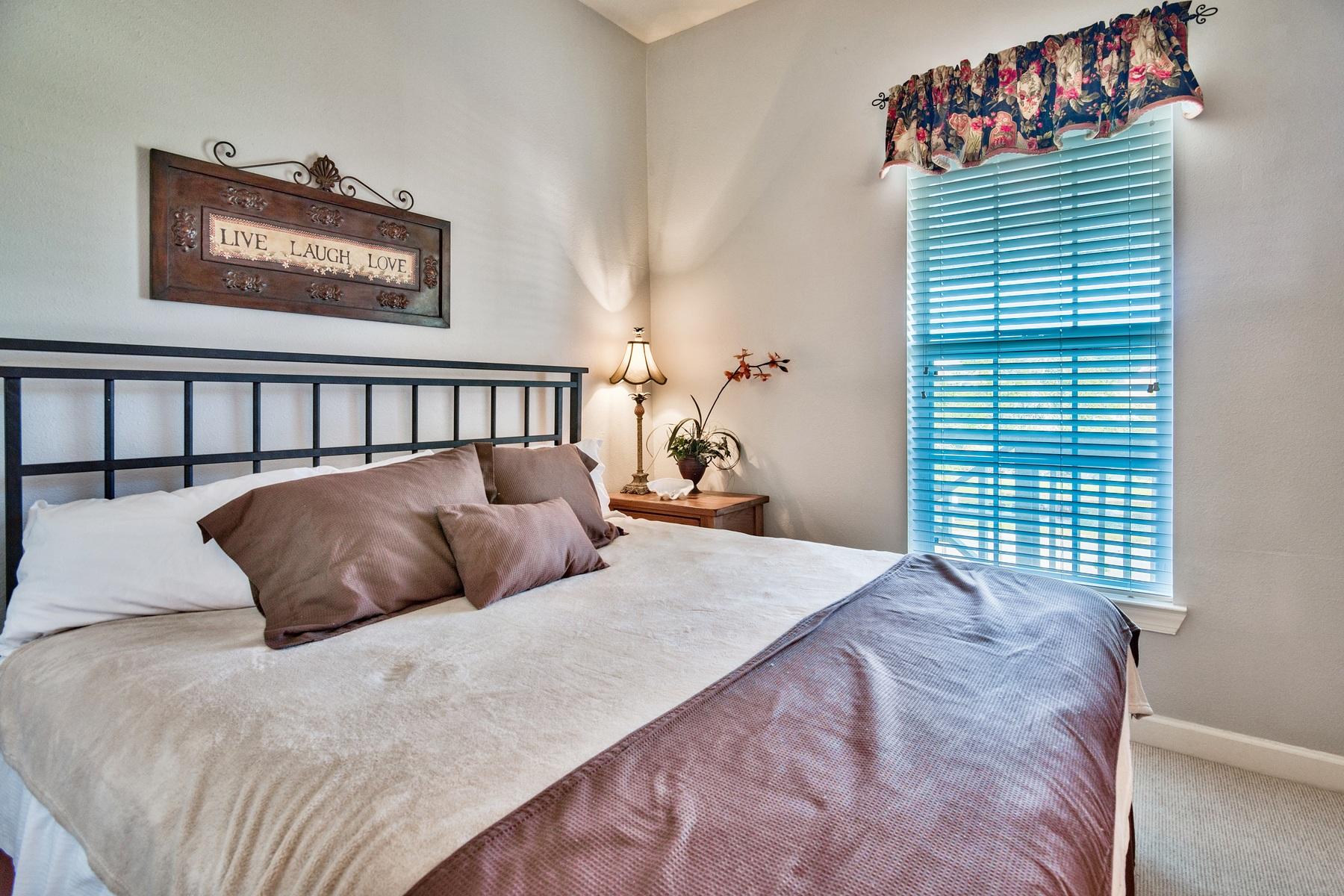 CRYSTAL COVE - Residential