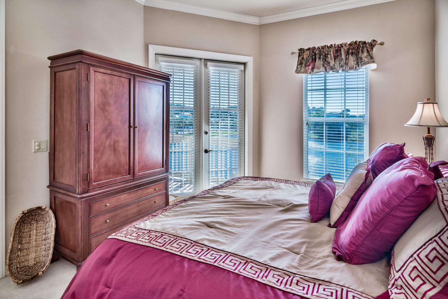 CRYSTAL COVE - Residential