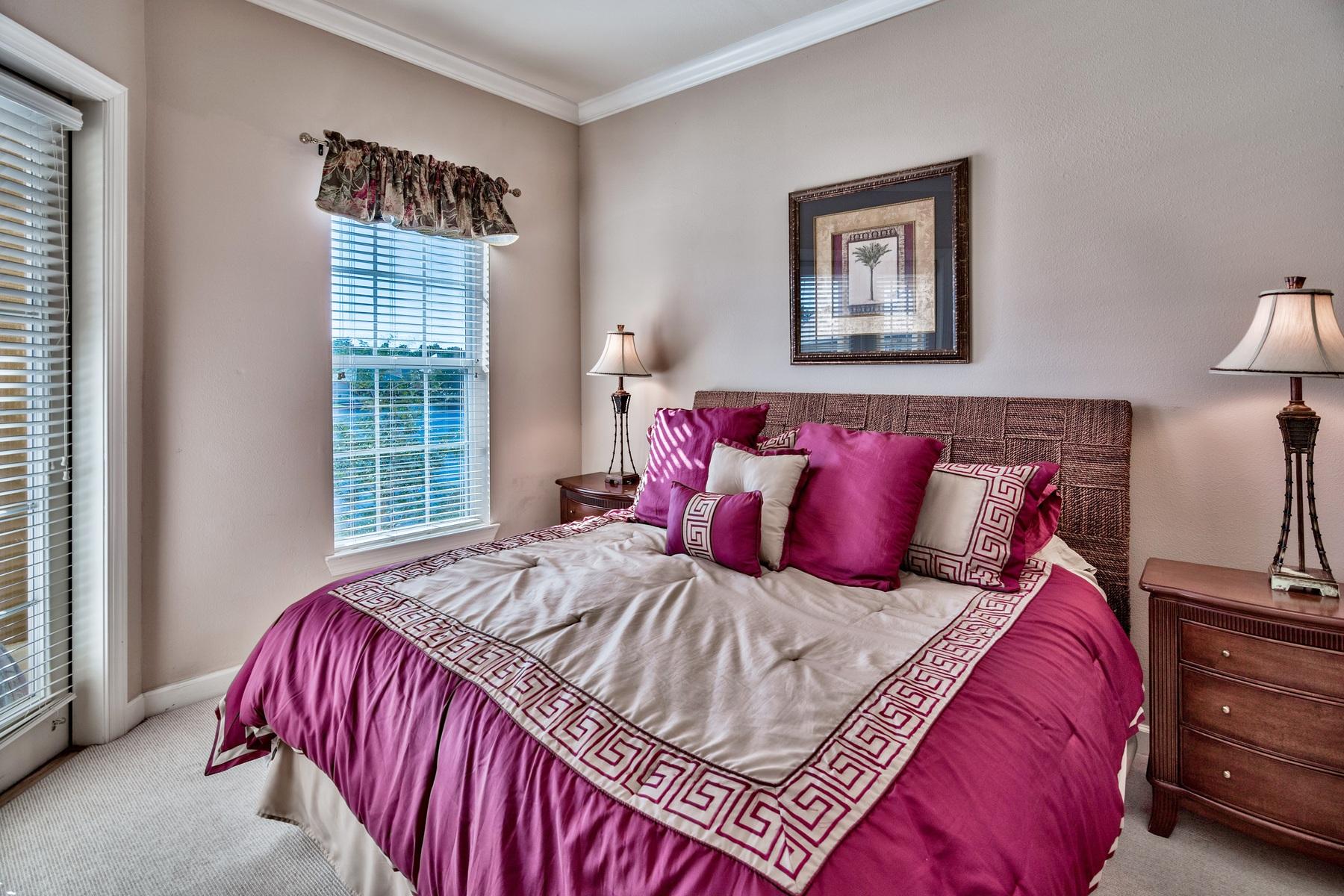 CRYSTAL COVE - Residential