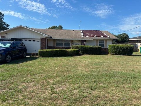 Photo of 33 Lakeview Drive, Mary Esther, FL 32569 (MLS # 987265)