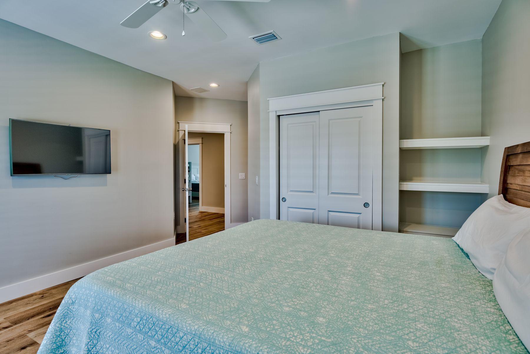 CRYSTAL BEACH - Residential