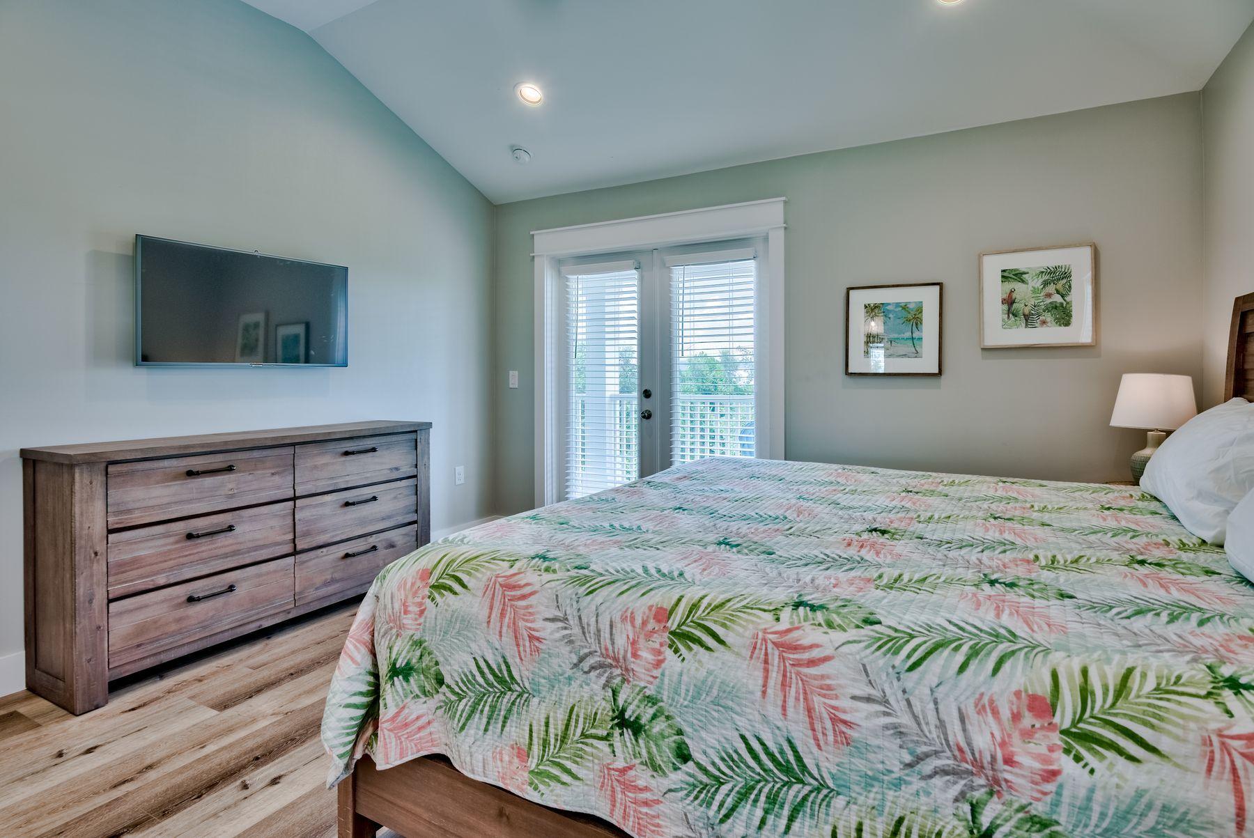 CRYSTAL BEACH - Residential