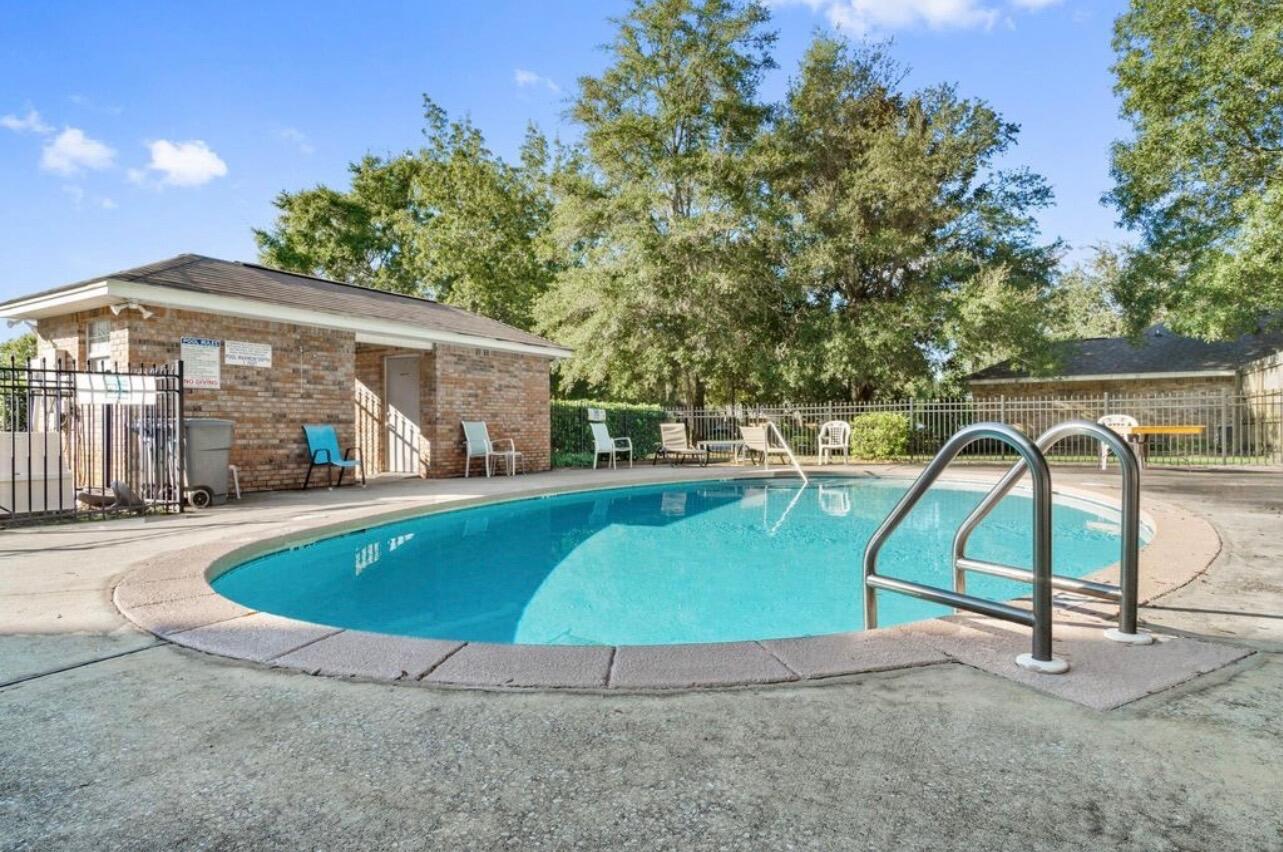 BEAUTIFULLY NEWLY RENOVATED ALL BRICK 4 bedroom home w/ 2 Car Garage in great community. Conveniently located, and a short walk to the community pool area. Fenced in back yard, sprinkler system on well. Split floor plan, large master with walk in closet. Open floor plan, great kitchen. Quiet and well-maintained neighborhood.