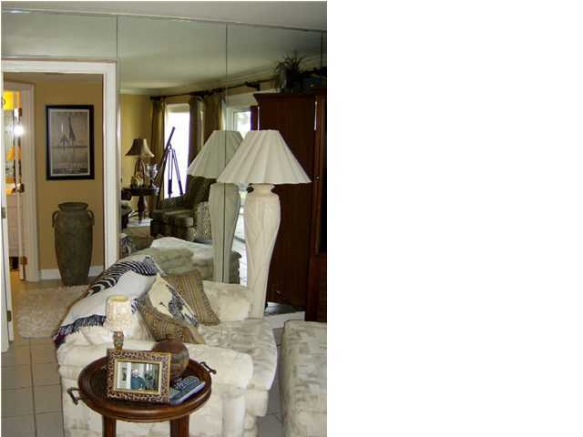 EL MATADOR CONDO - Residential