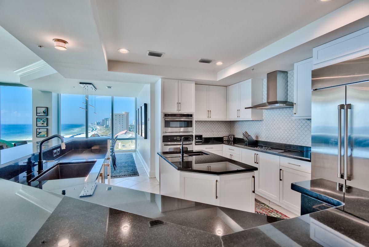 SIGNATURE BEACH - Residential