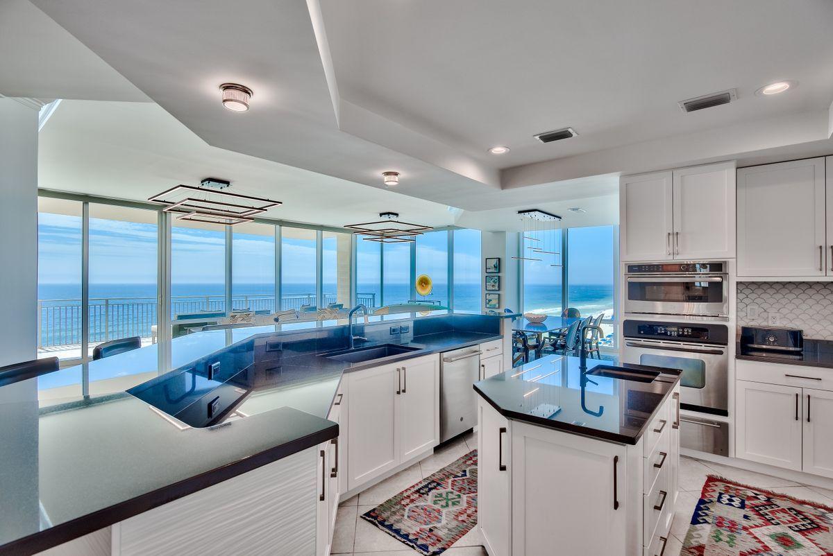 SIGNATURE BEACH - Residential