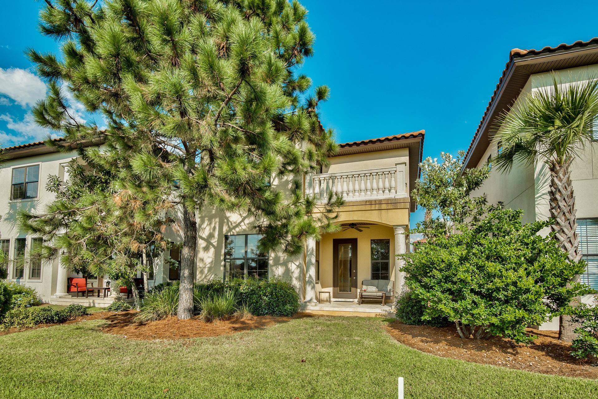 VILLA LAGO - Residential