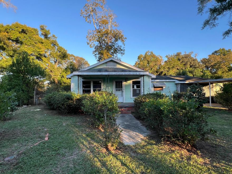 Located on a large nearly 1/2 acre corner lot this REO 1942 3 bedroom 1 bath home comes with some unique opportunities. Within 1 mile of big box shopping and a relatively short drive to all things downtown, this home is one to see. Due to condition of home, this property will not qualify for most financing, therefore cash, FHA rehab, or general investor rehab loans only.