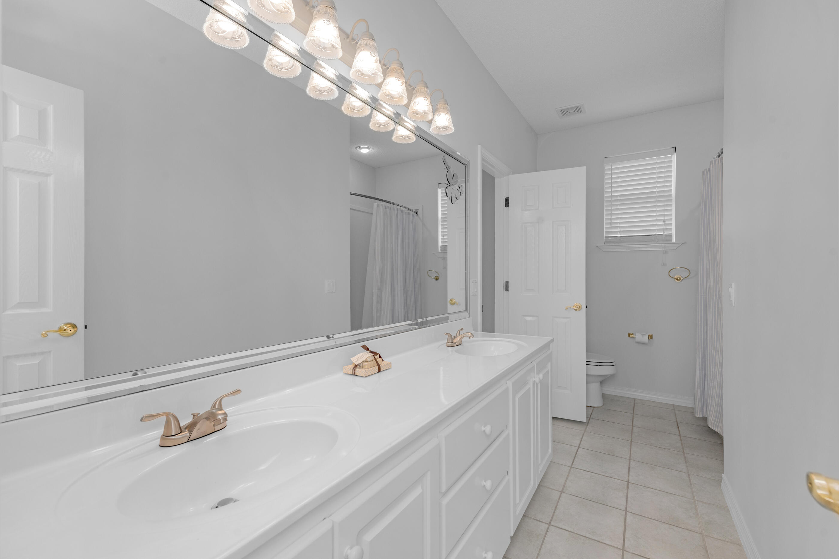 COSTA VERDE - Residential