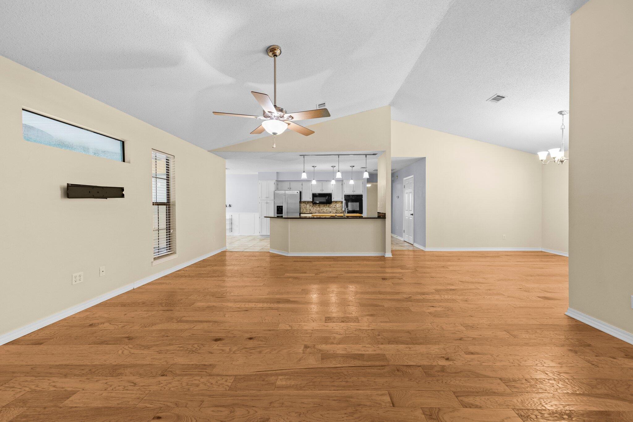 QUAIL TRAIL - Residential Lease