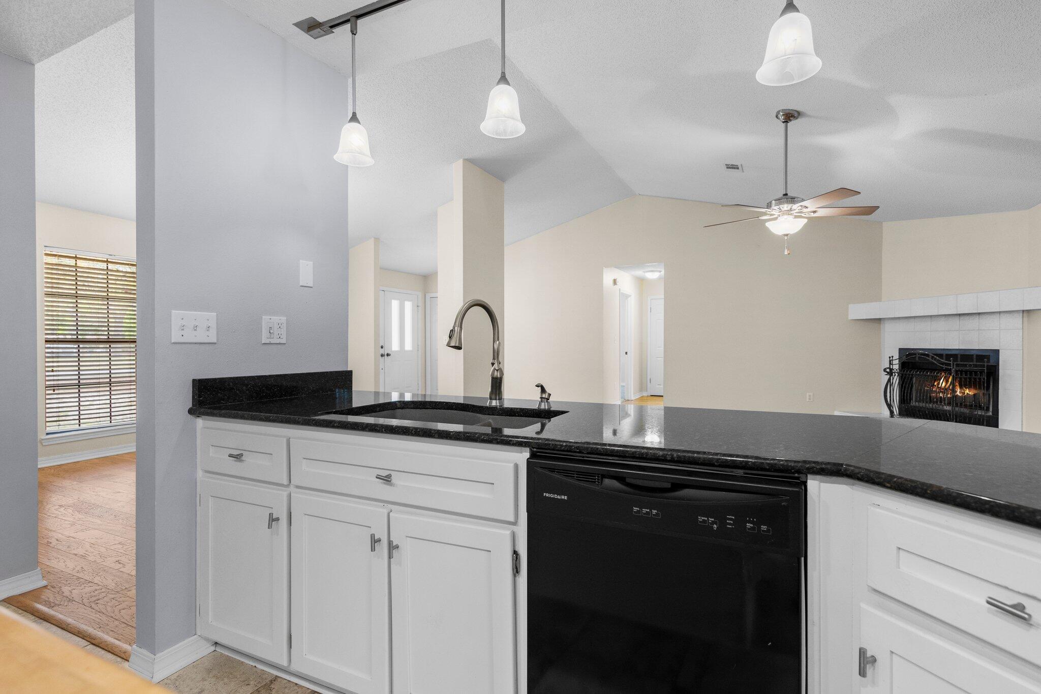 QUAIL TRAIL - Residential Lease