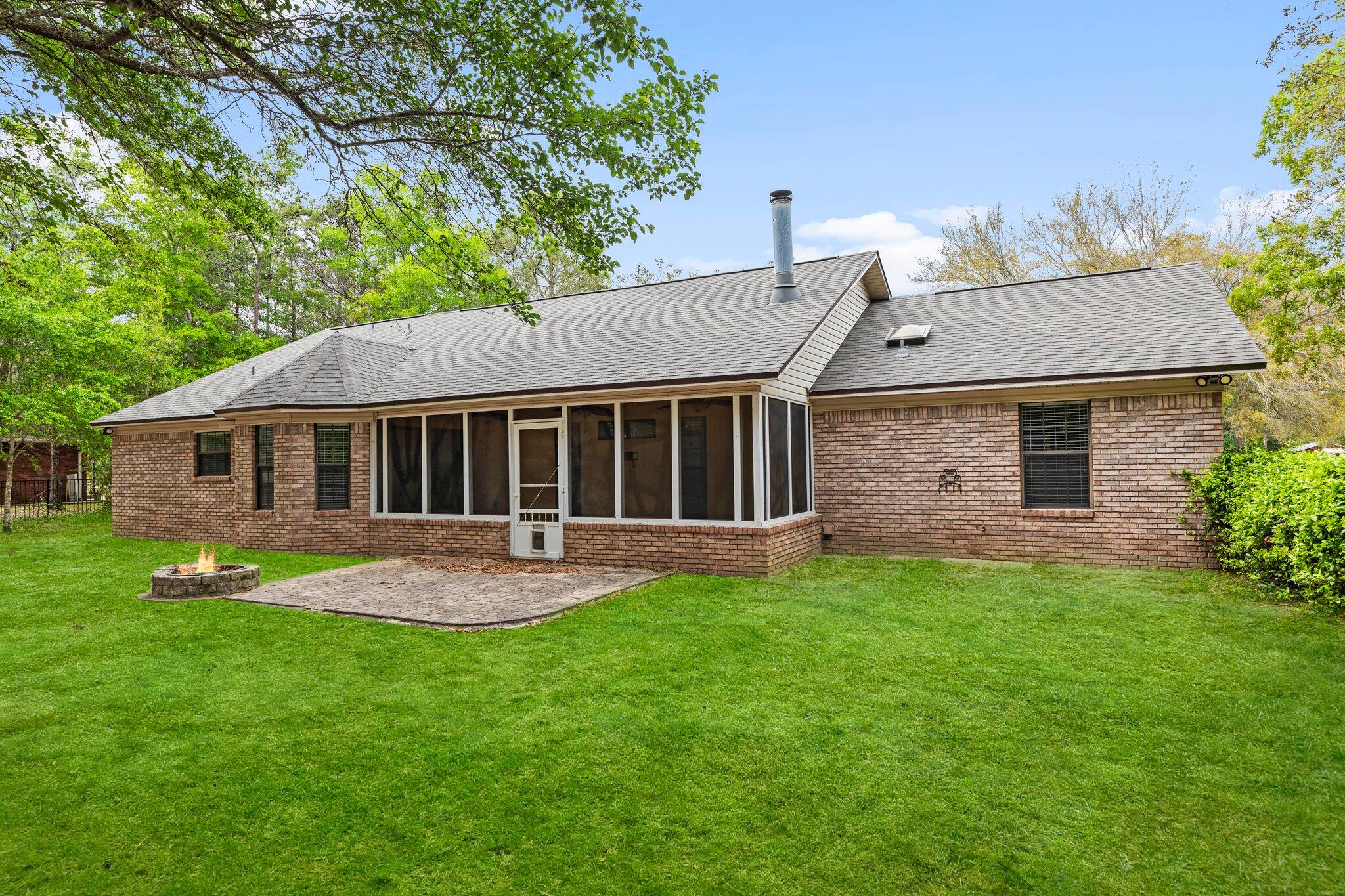 QUAIL TRAIL - Residential Lease