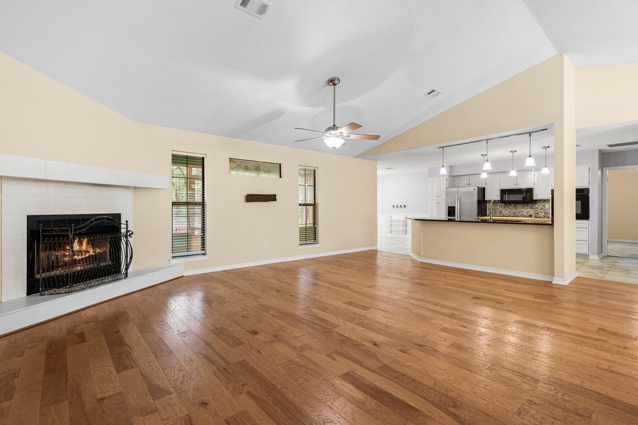 QUAIL TRAIL - Residential Lease