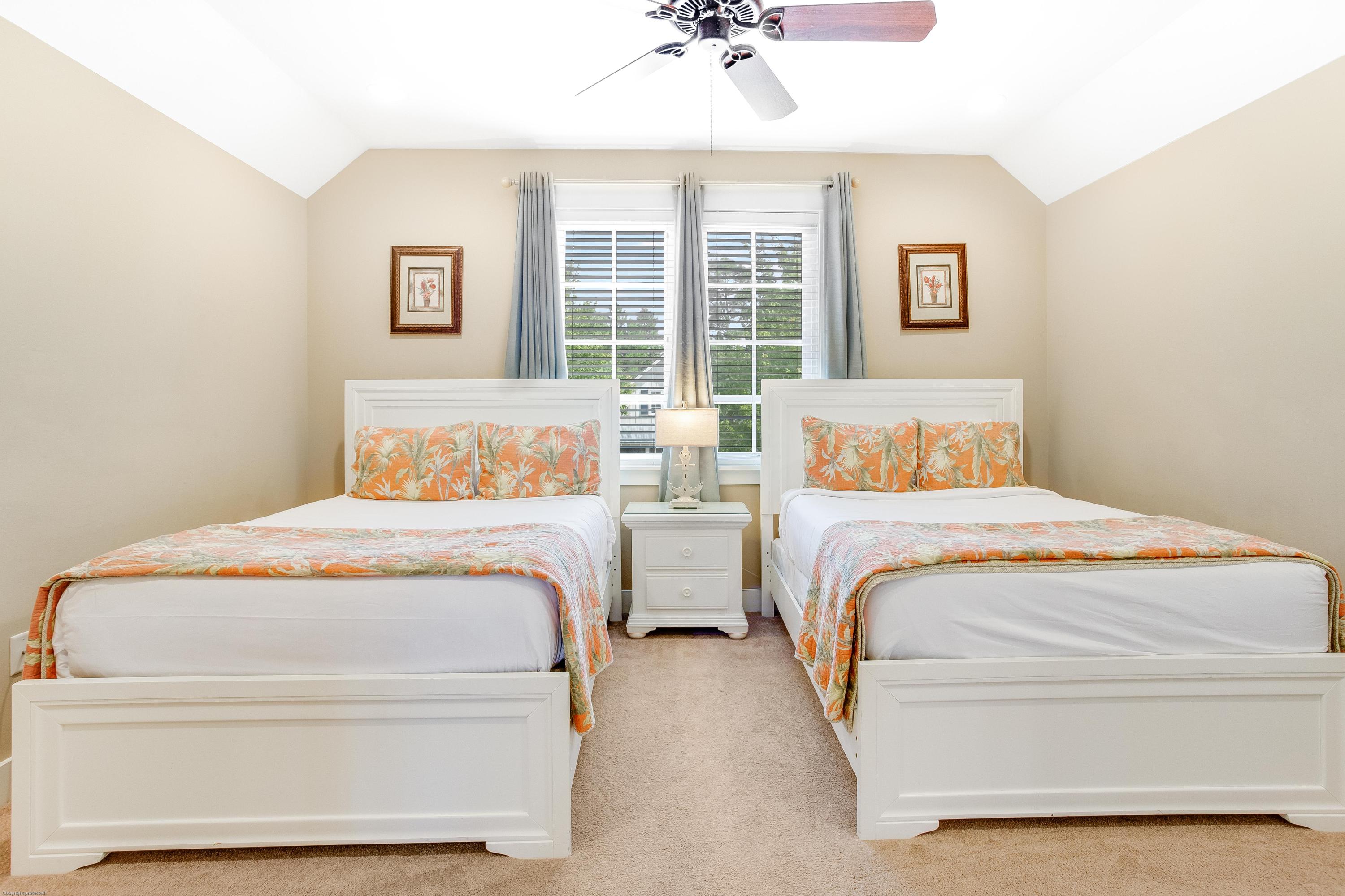 BUNGALOS AT SANDESTIN - Residential