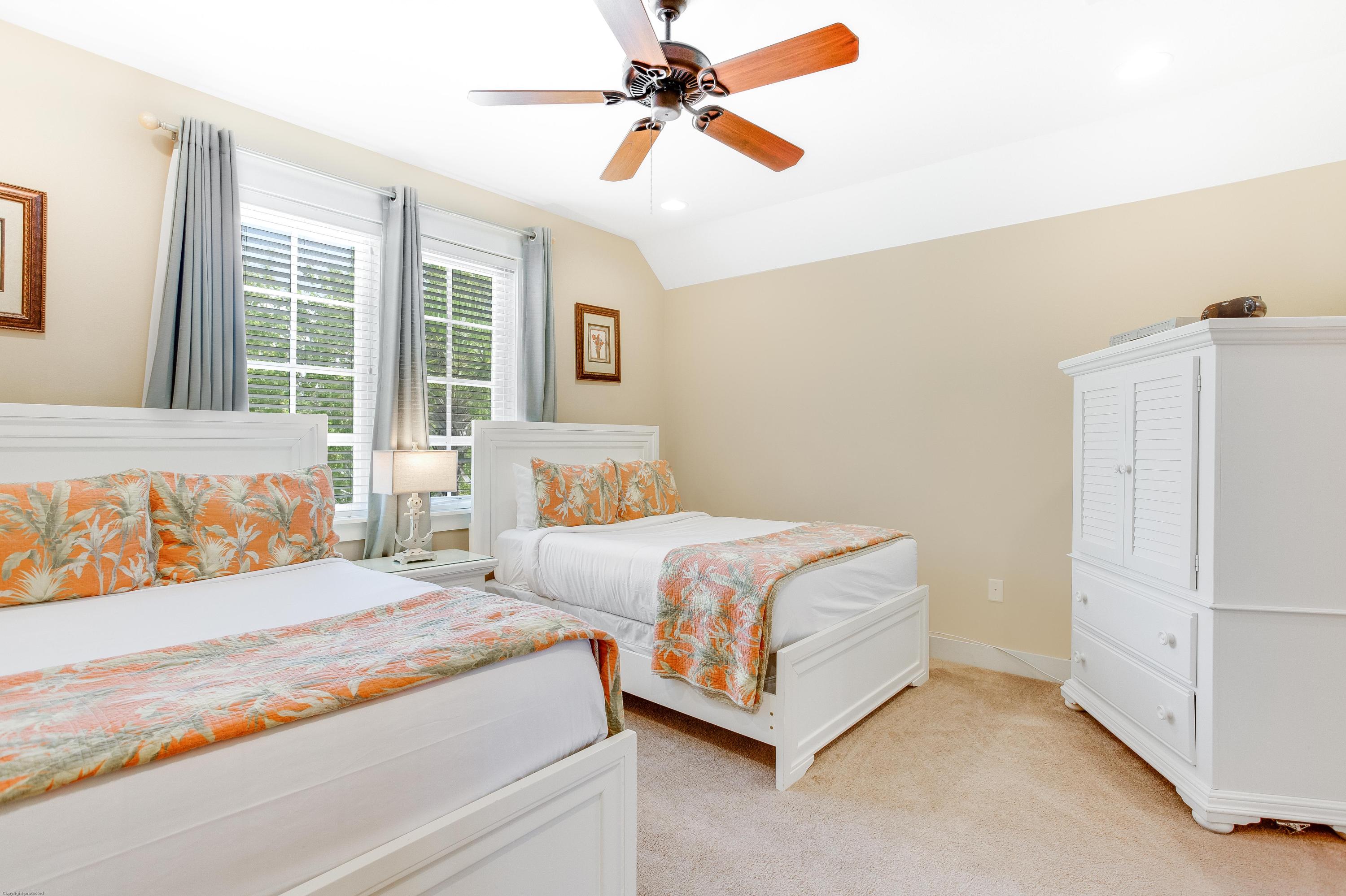 BUNGALOS AT SANDESTIN - Residential