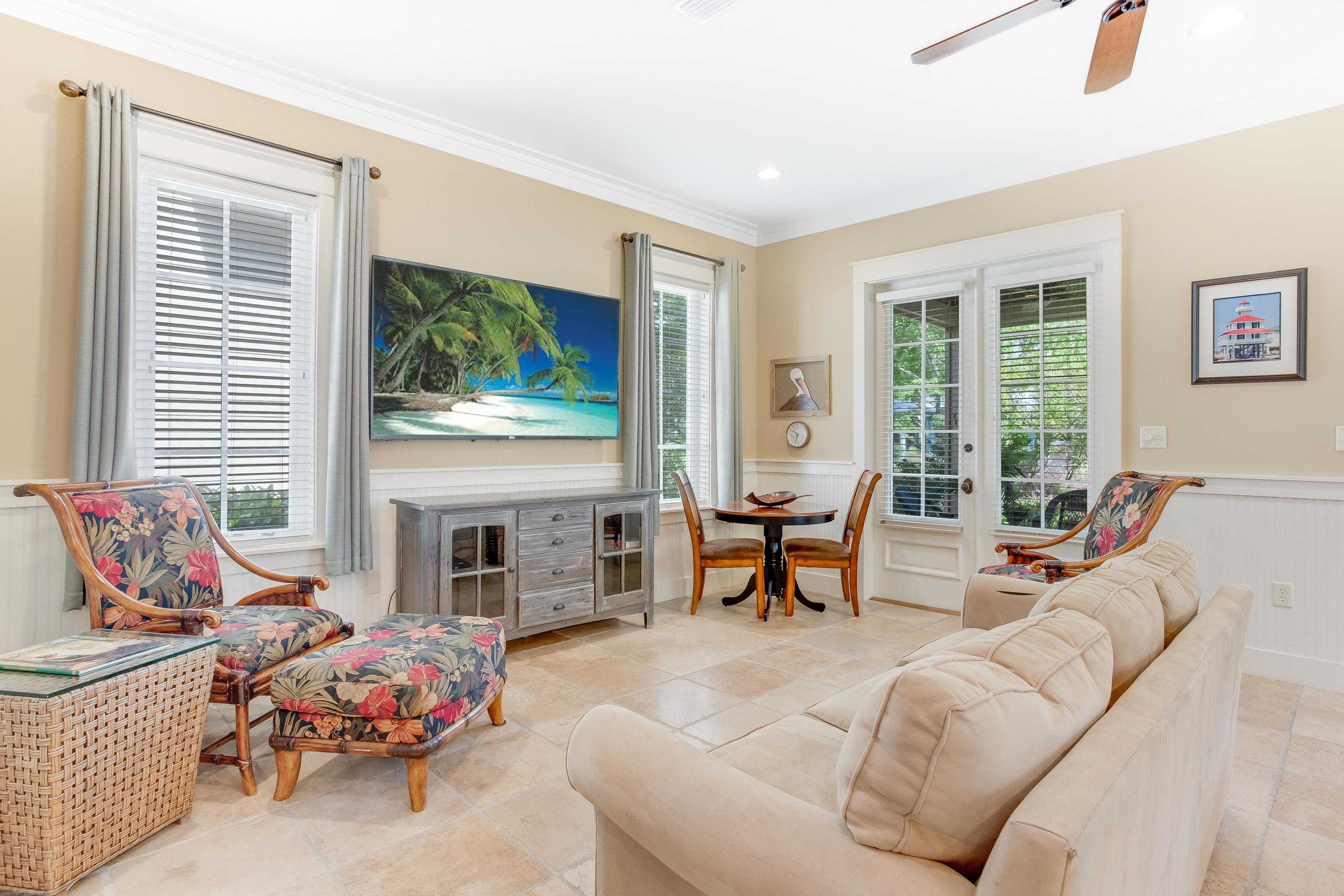 BUNGALOS AT SANDESTIN - Residential