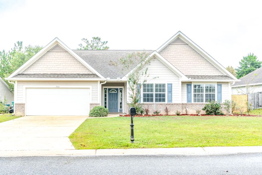 Newly renovated beautiful 3 Bedroom, 2 Bath house located in the desirable Rolling Ridge Subdivision. Crown molding in foyer and formal dining. Avonite kitchen countertops with seamless sink, brand new stainless steel Samsung appliances. Garden tub in master bath with double vanity. Large, flat back yard with privacy fence. Double car garage is freshly painted with apoxy floor also.