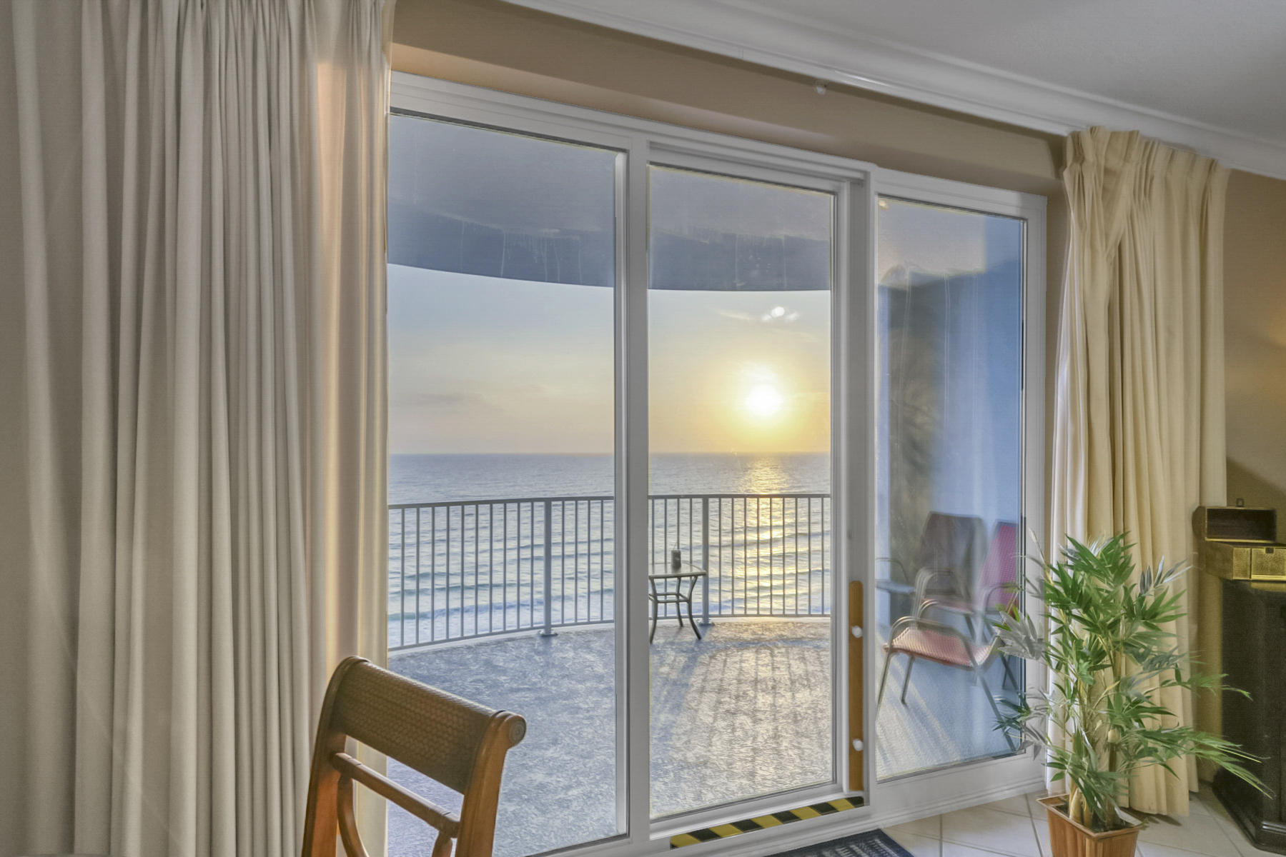 Twin Palms Resort - Residential