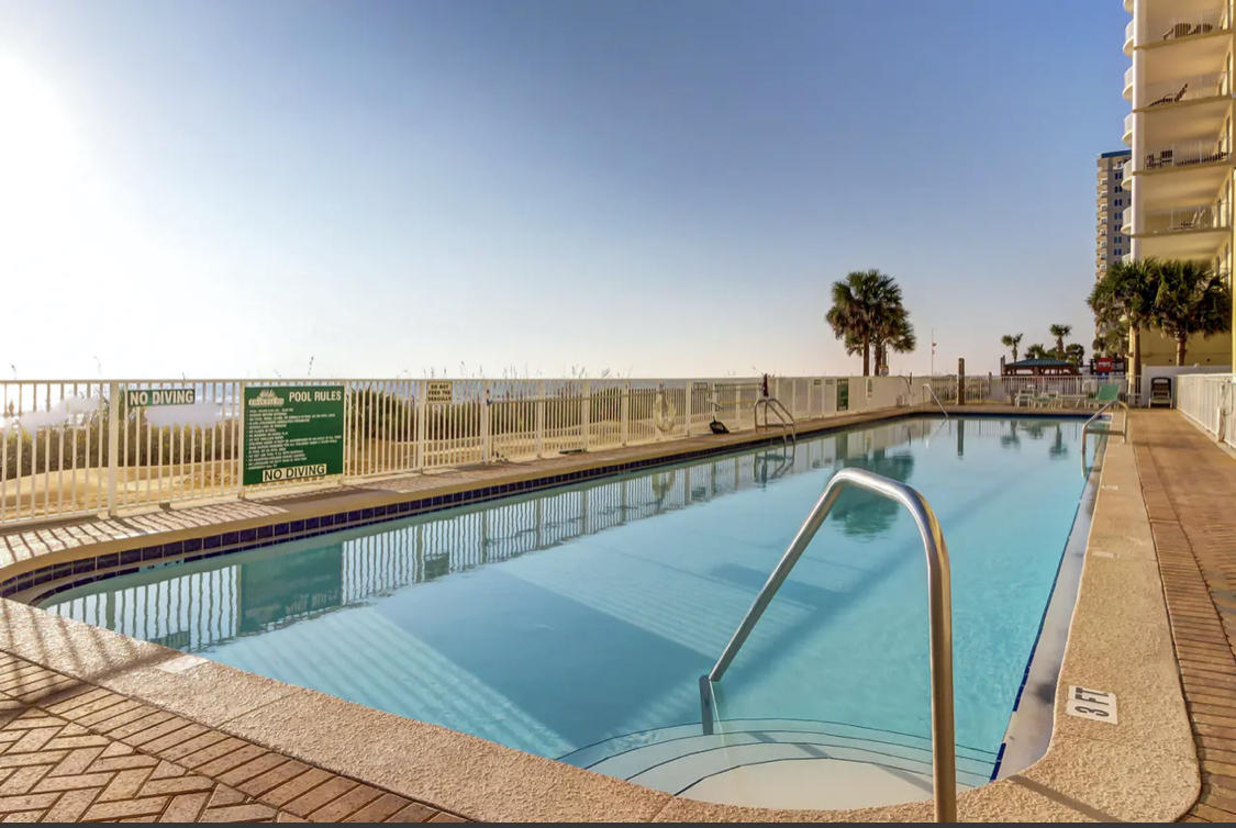 Twin Palms Resort - Residential