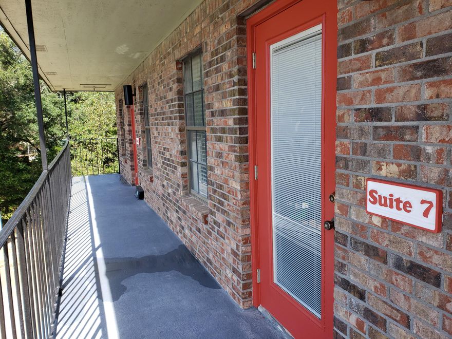 Convenient location for office space near Eglin AFB, Niceville, Valparaiso, Airport, etc.Suite has private 1/2 bath. Located upstairs. Tenant only pays for interior maintenance, water, and electric. Landlord maintains exterior, provides garbage dumpster, and maintains HVAC except filter changes.