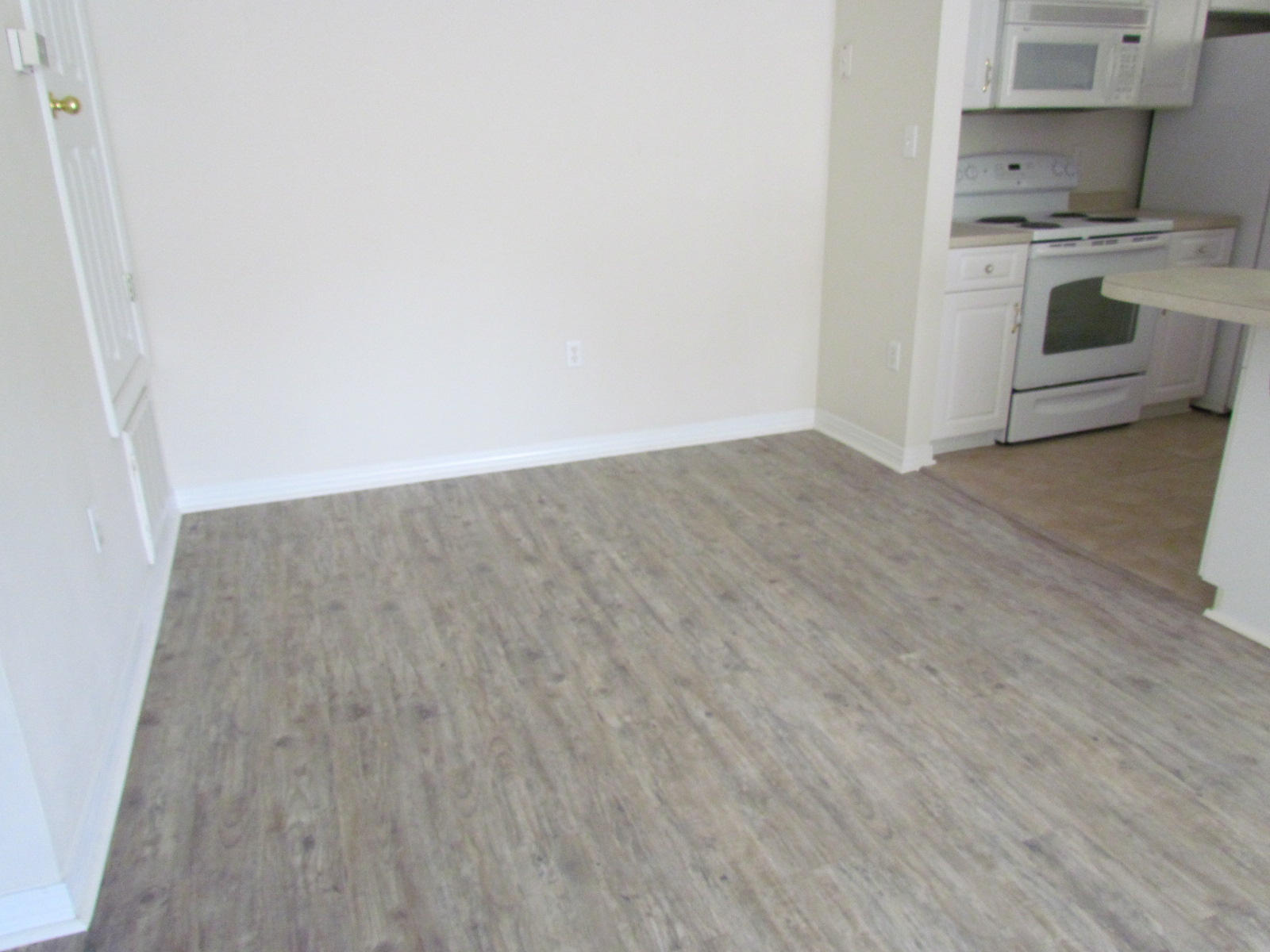 OAKS THE - Residential Lease