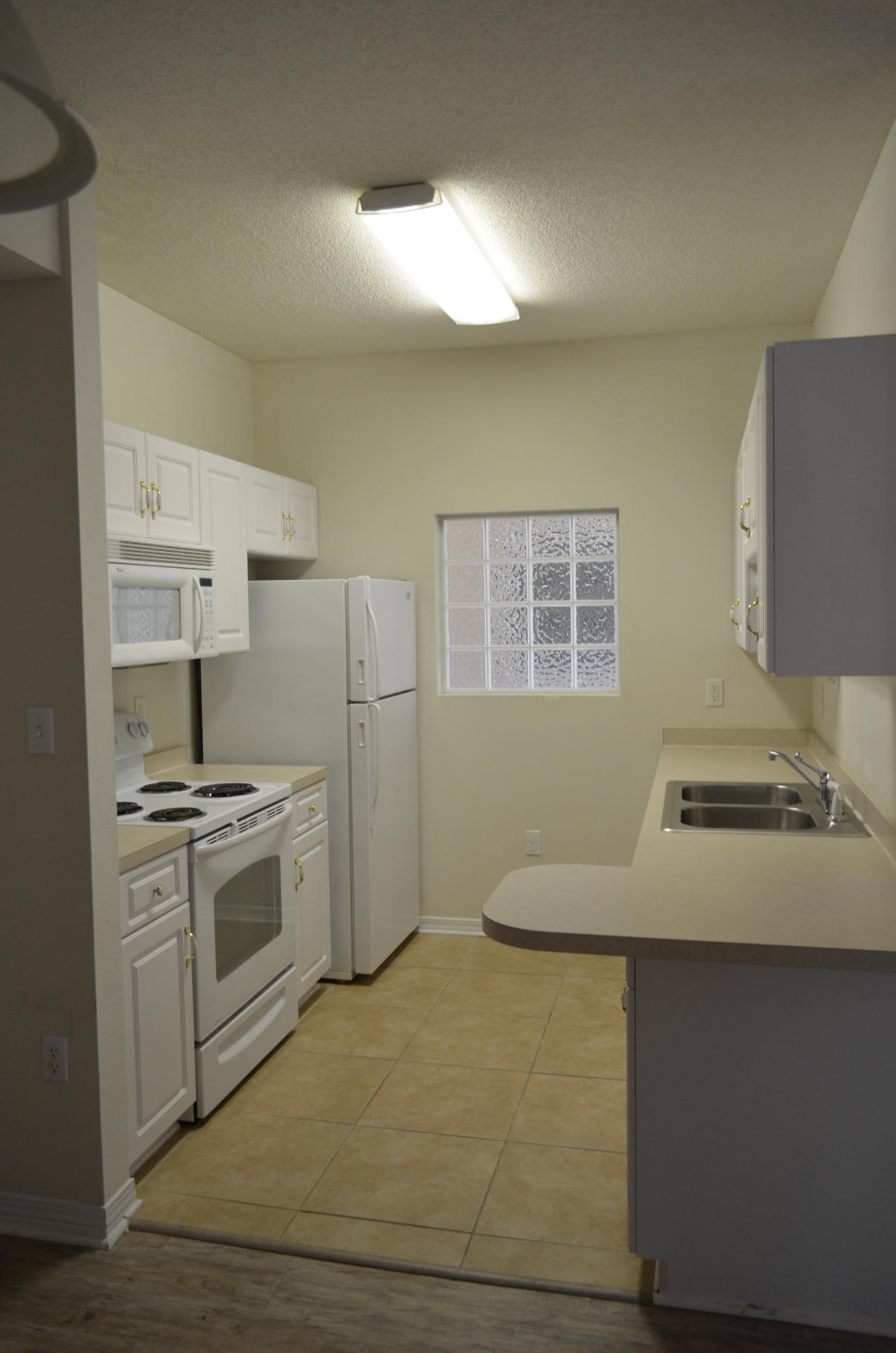 OAKS THE - Residential Lease