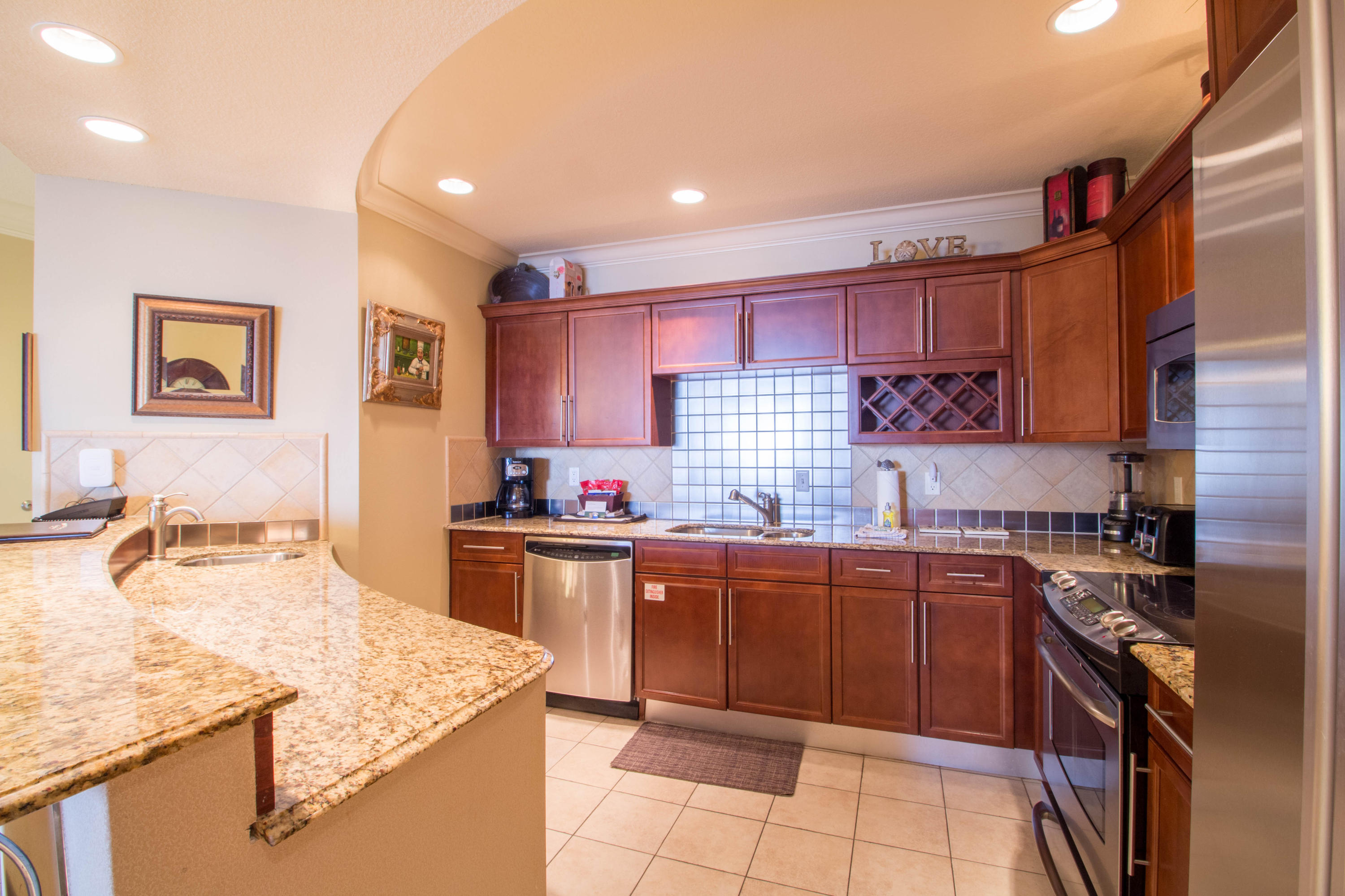 EMERALD GRANDE - Residential