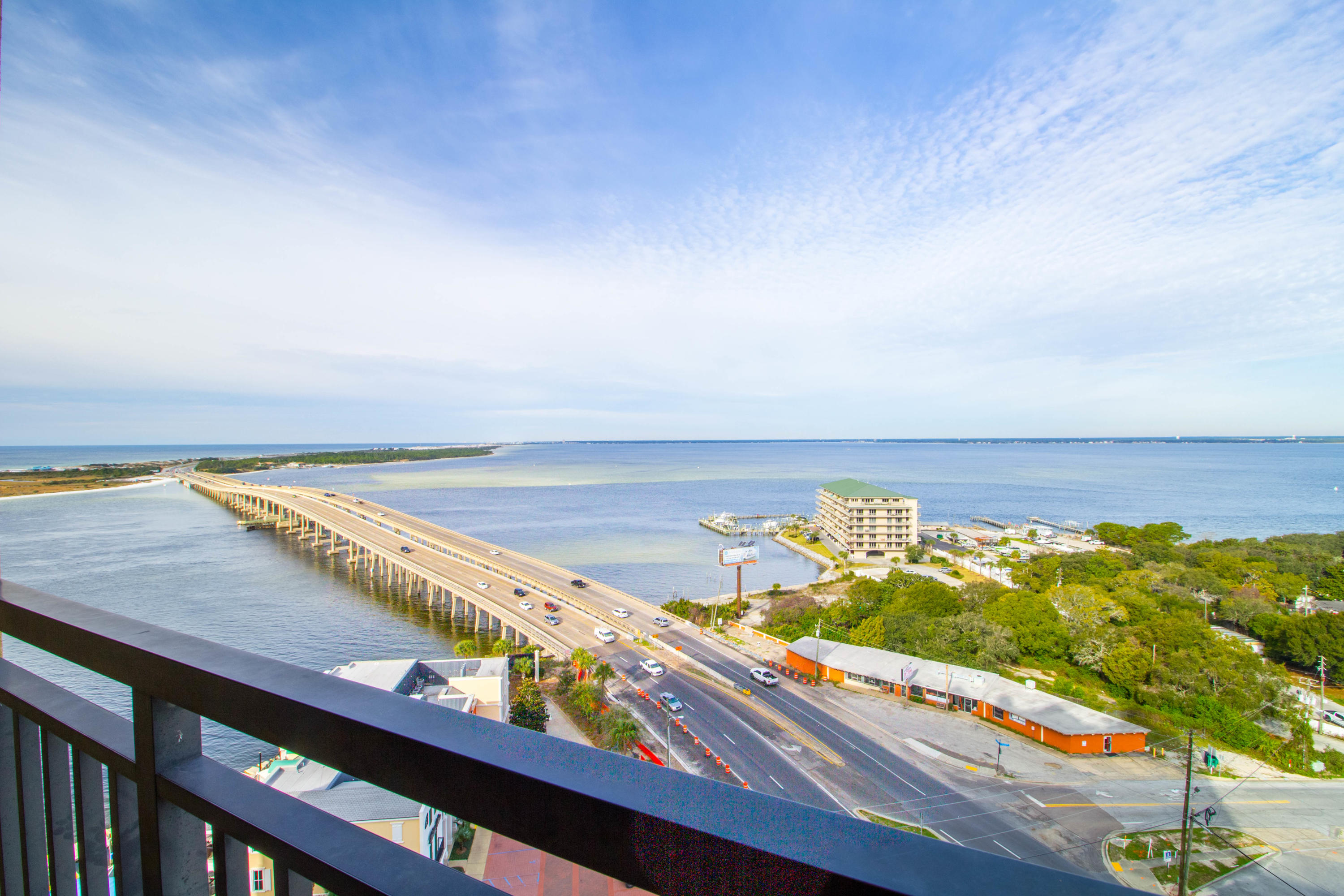 EMERALD GRANDE - Residential