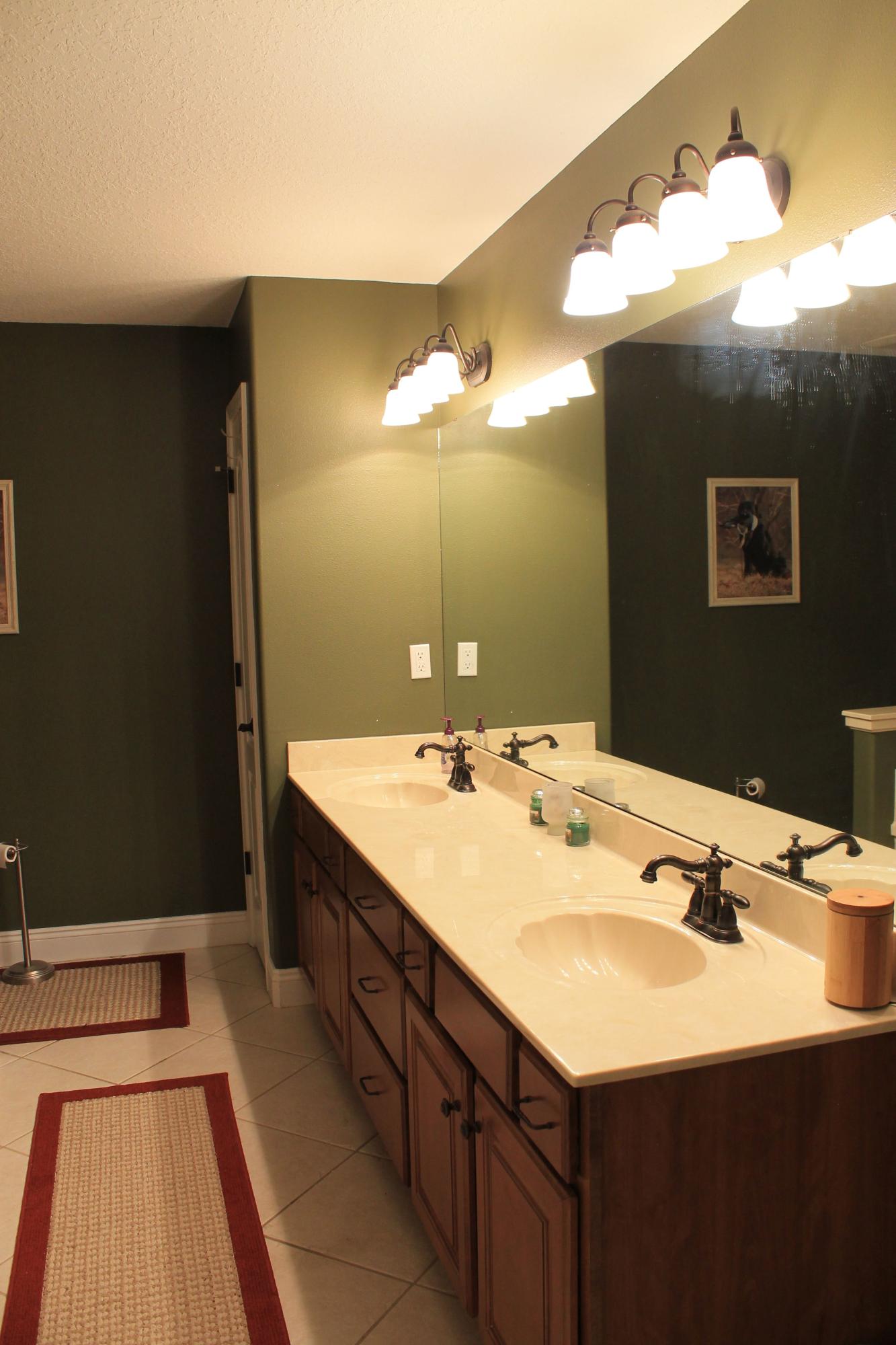 PINE SHORES - Residential