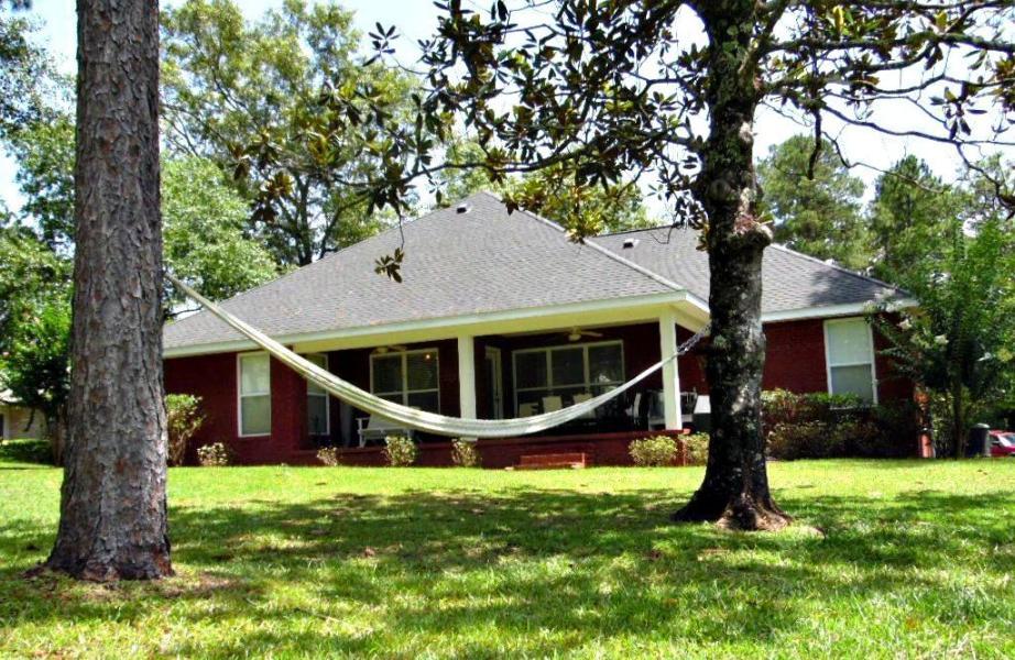 PINE SHORES - Residential