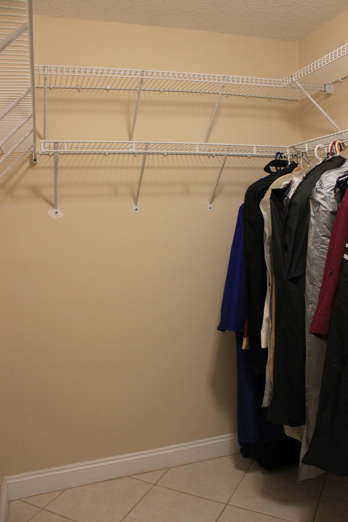 PINE SHORES - Residential