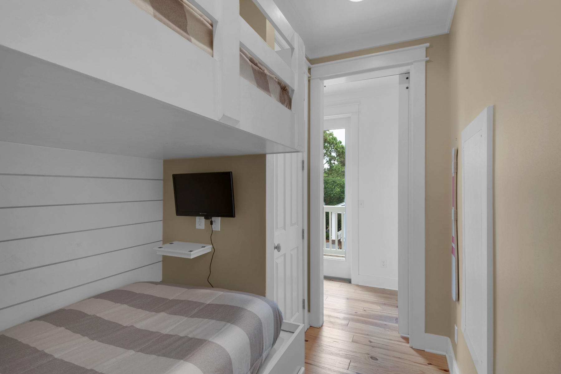 FOREST LAKES - Residential