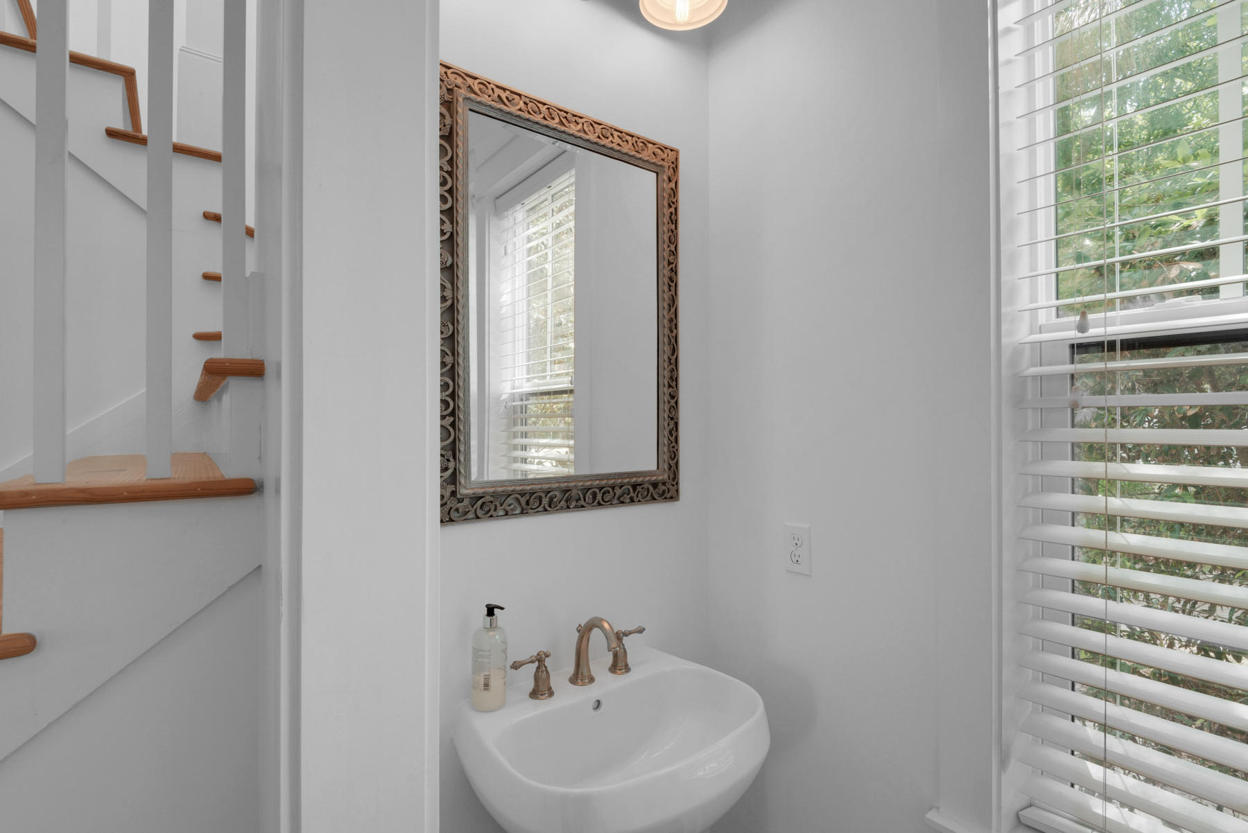 FOREST LAKES - Residential